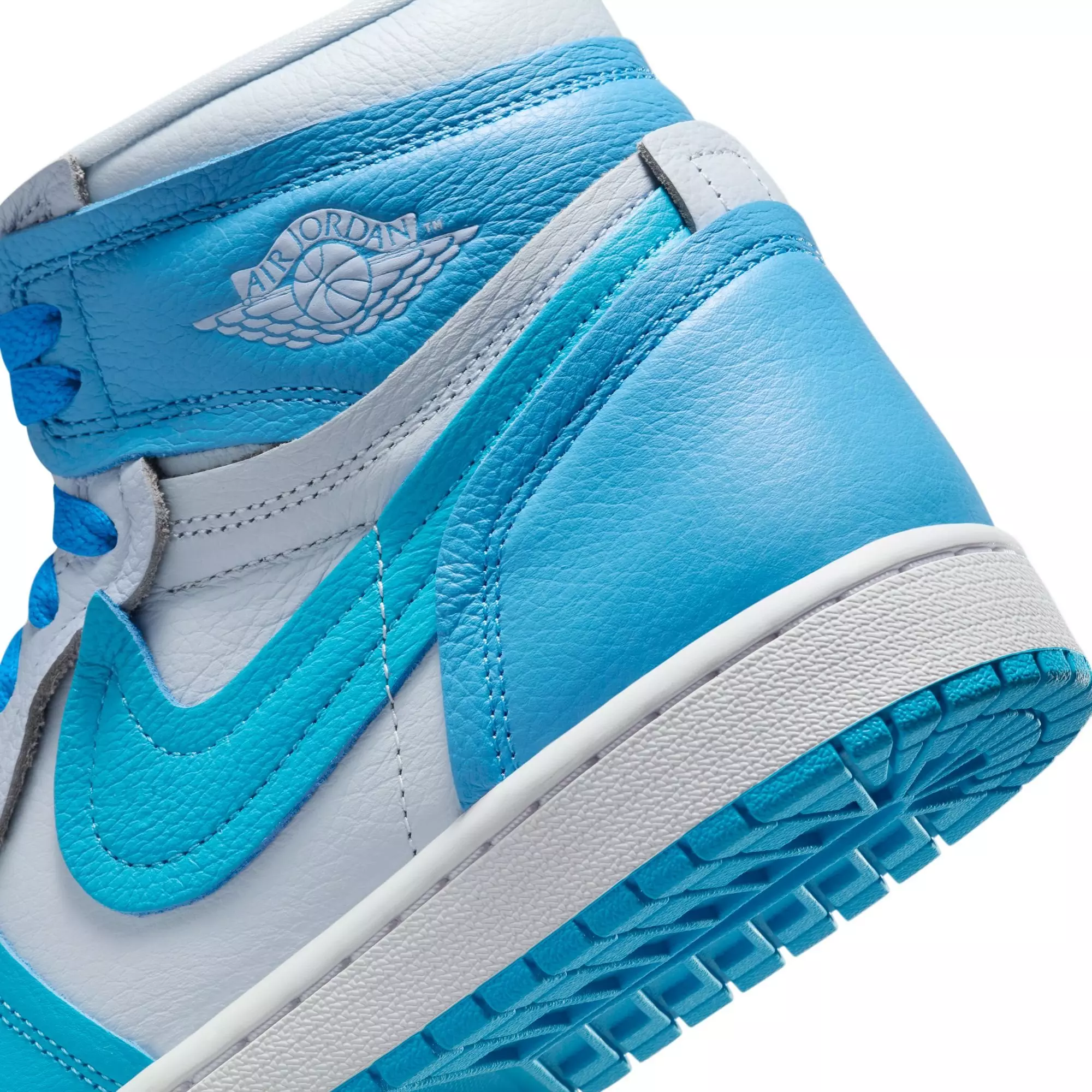 Jordan 1 High Method of Make "Blue Tint/Dk Powder Blue/University Blue" Women's Shoe - BLUE/WHITE