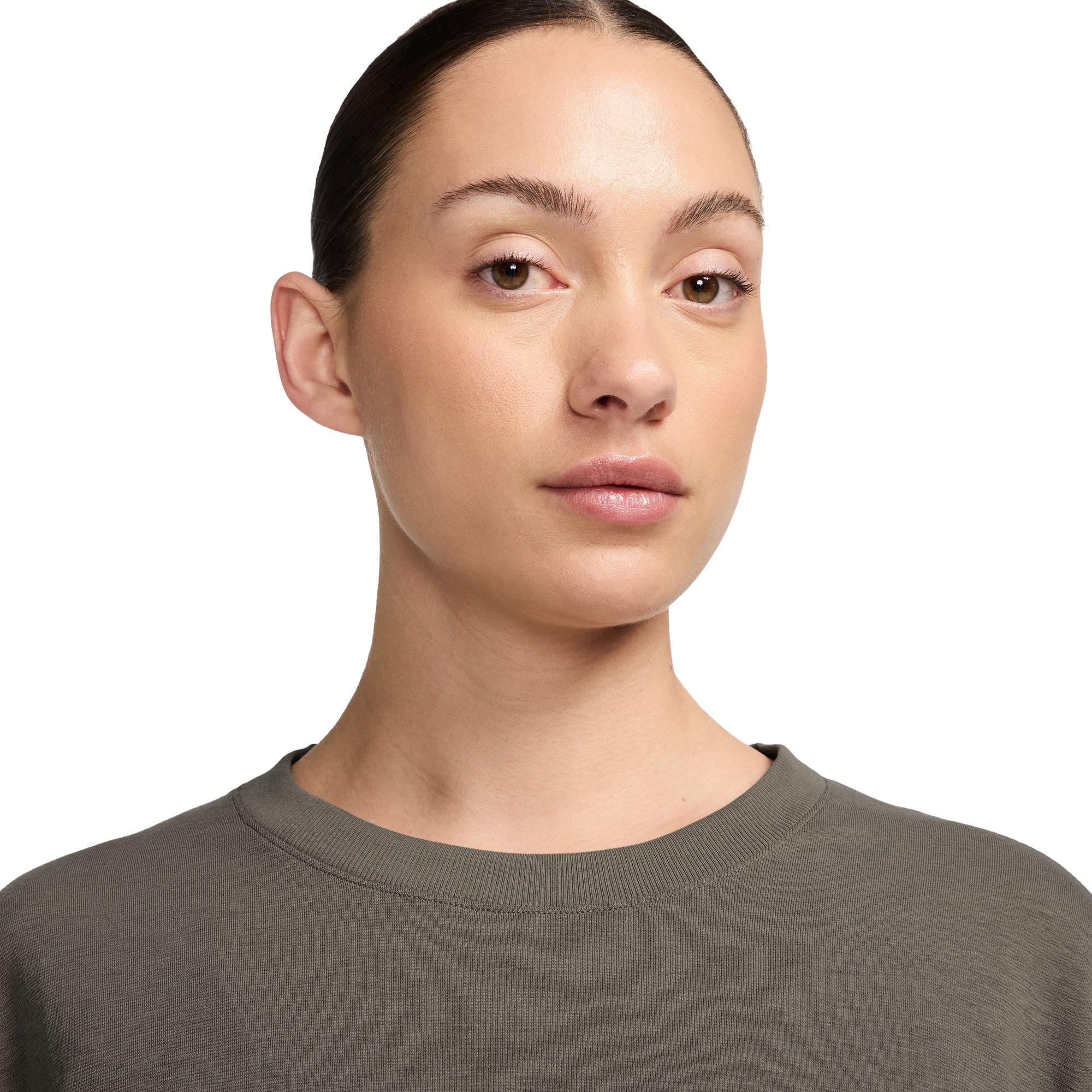 Nike Women's One Relaxed Dri-FIT Cropped Short-Sleeve Top - BROWN Thumbnail View 3