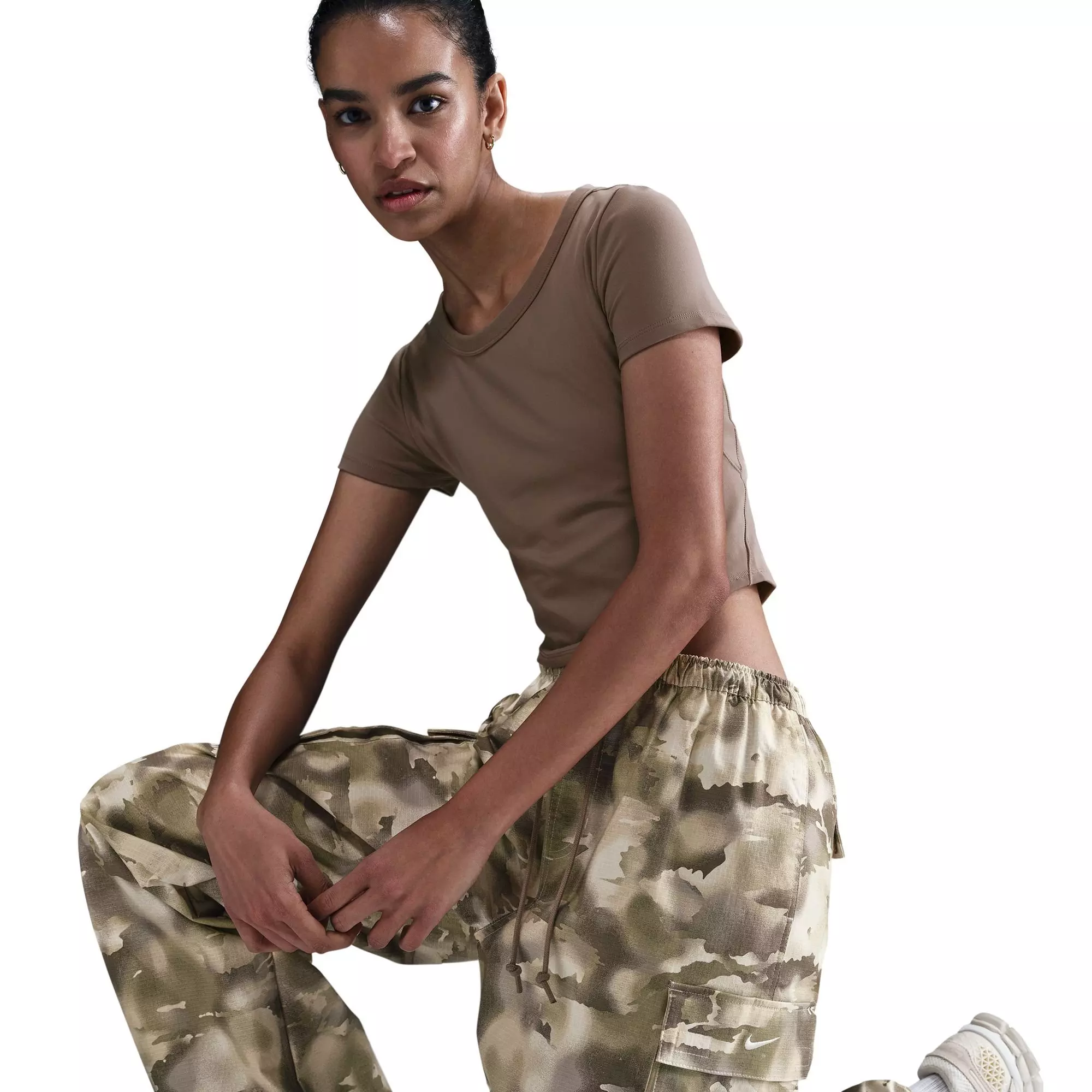 Nike Women's Sportswear Camo Cargo Pants - CAMOUFLAGE