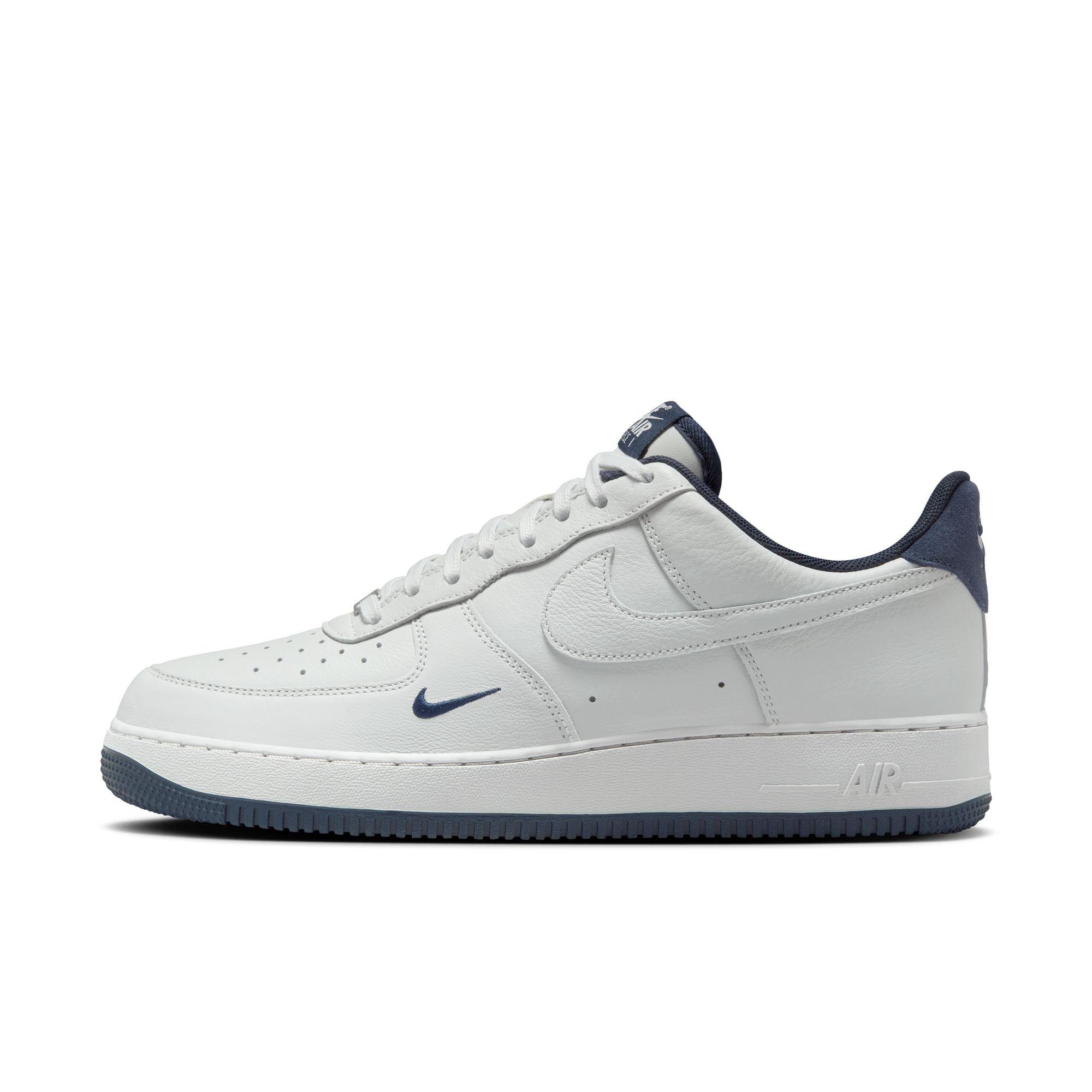 送料込み!追跡あり NIKE AIR FORCE 1 '07LV8PHOTONDUST/OBSIDIAN Nike Air Force 1 '07 LV8 
