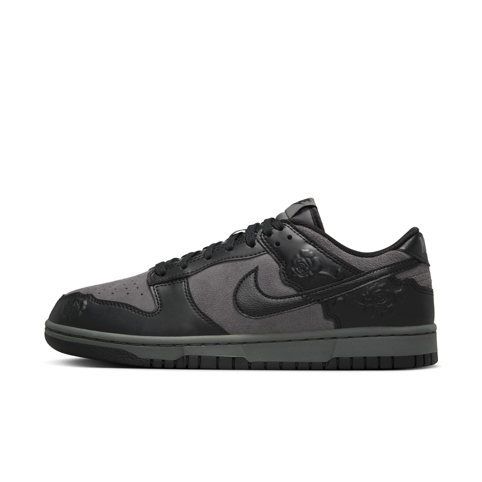Nike Dunk Low "Black Roses" Women's Shoe - BLACK/GREY Thumbnail View 3