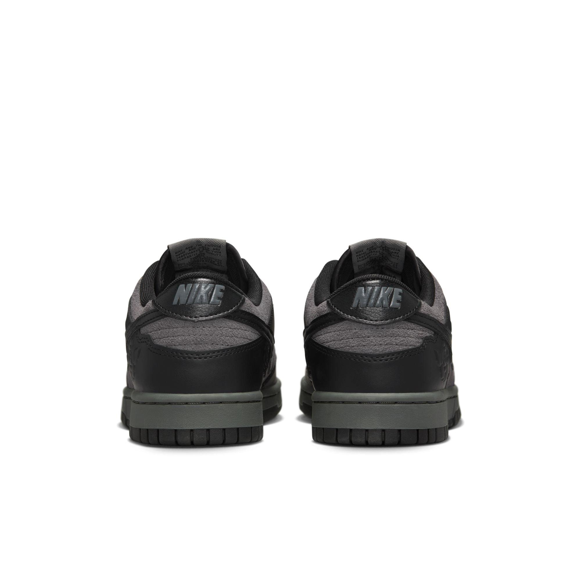 Nike Dunk Low "Black Roses" Women's Shoe - BLACK/GREY Thumbnail View 7