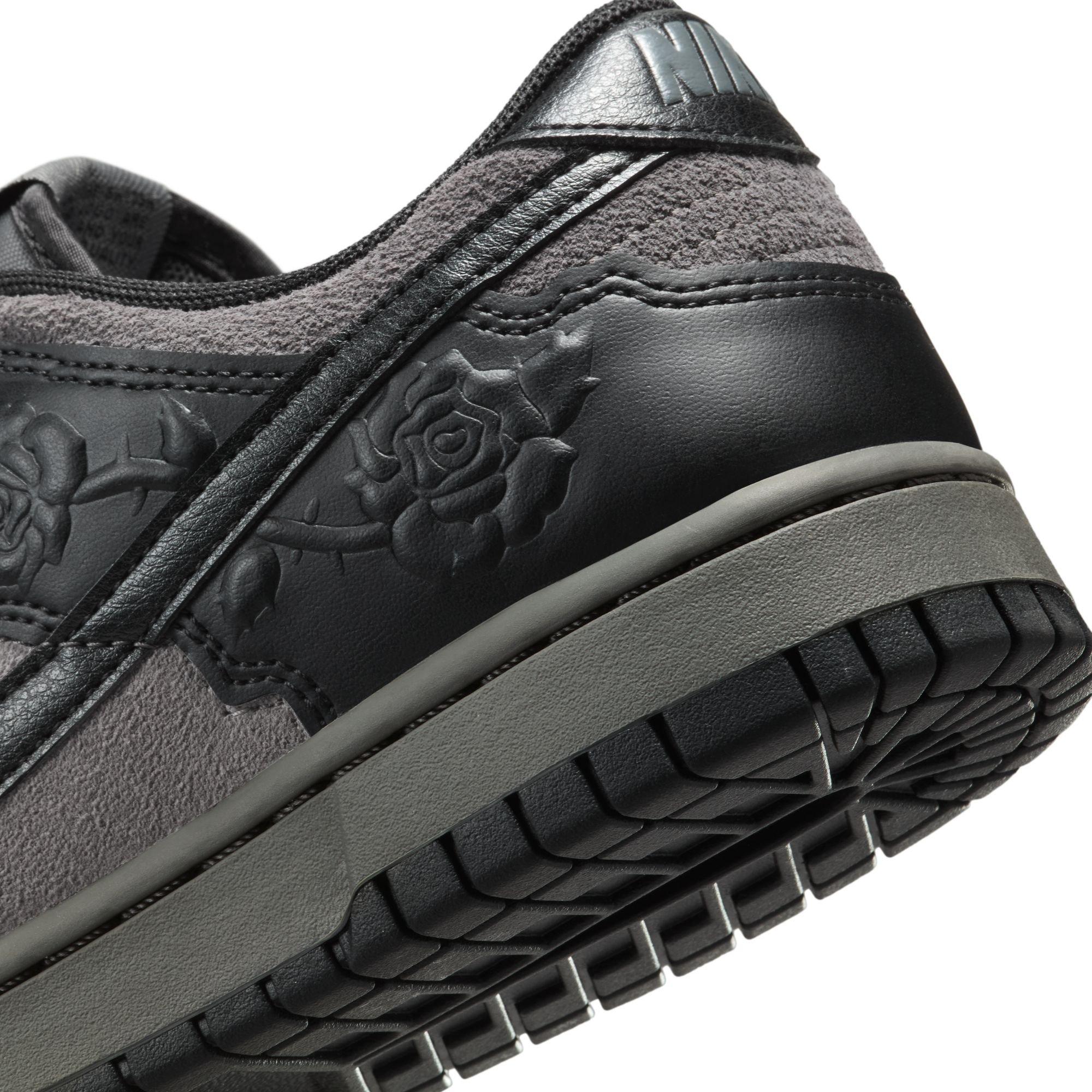 Nike Dunk Low "Black Roses" Women's Shoe - BLACK/GREY Thumbnail View 11