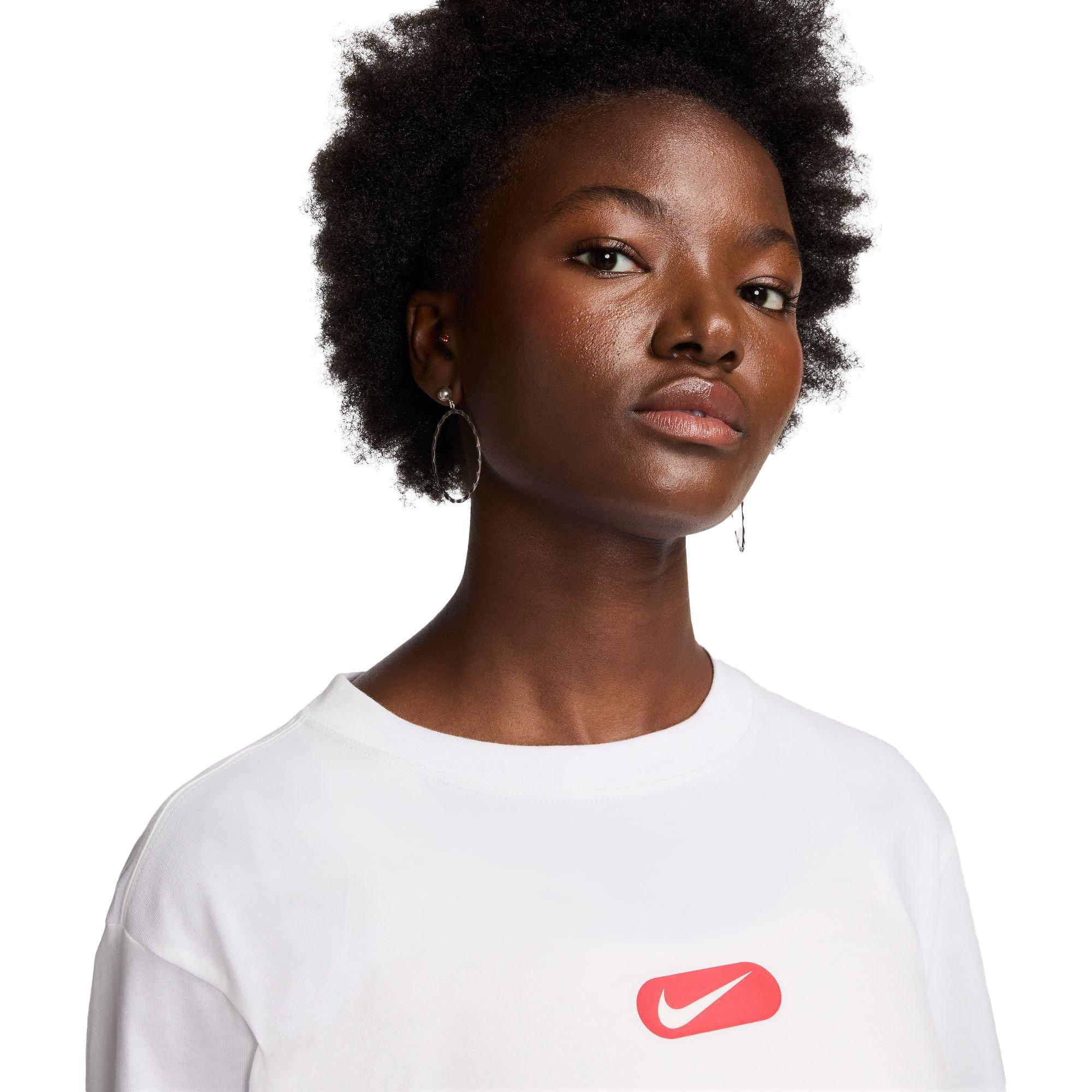 Nike Sportswear Club Short-Sleeve Women's Tee