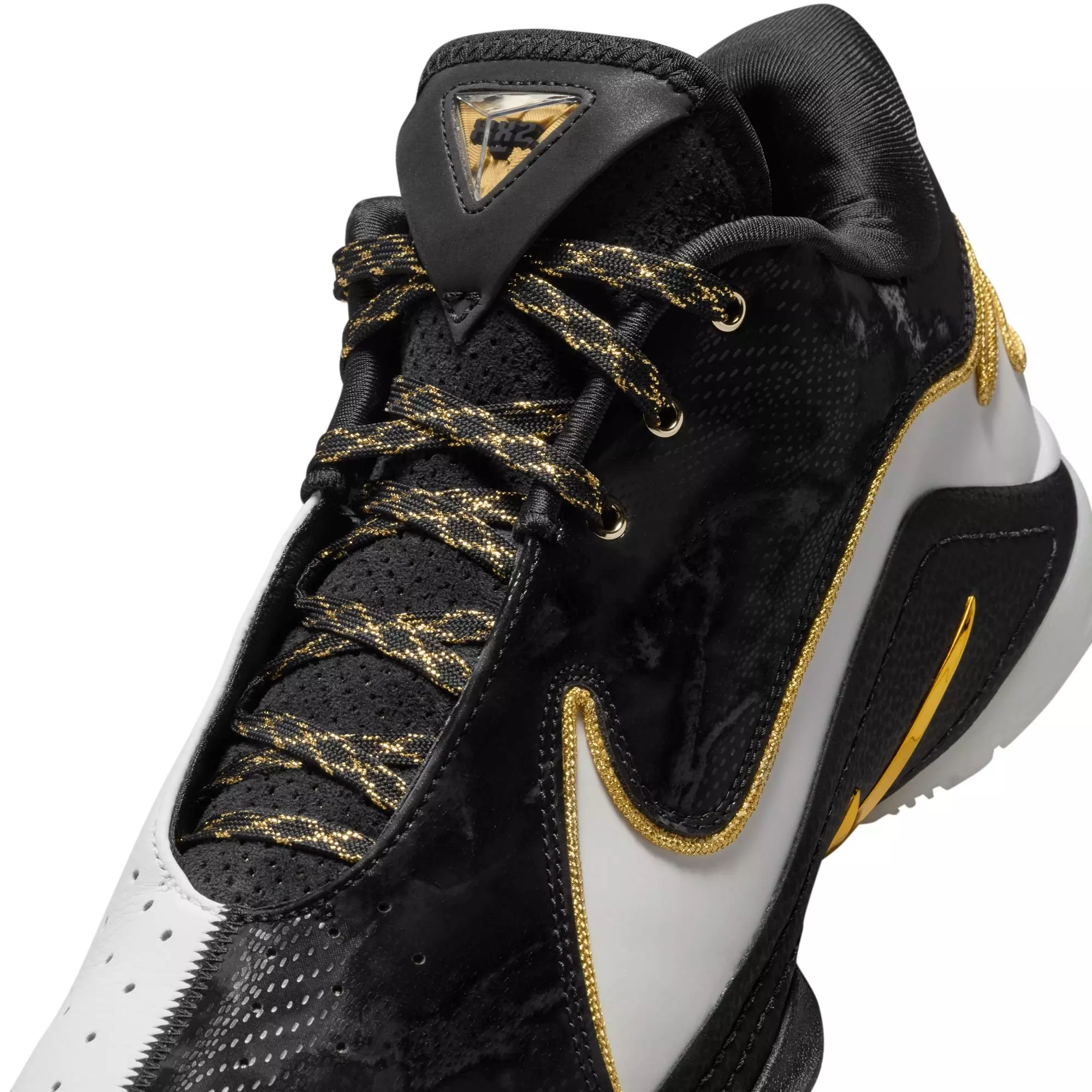 Nike LeBron XXII "Mogul" Men's Basketball Shoe - WHITE/BLACK/GOLD