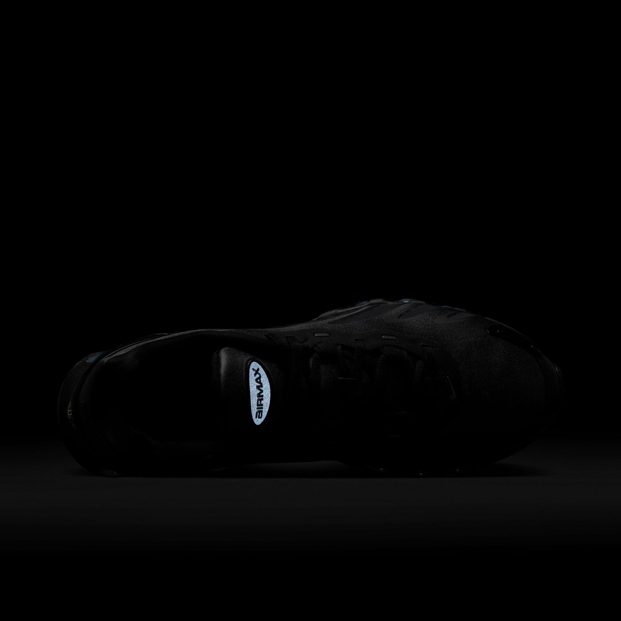 Nike Air Max Dn8 "Metallic Grey" Women's Shoe - BLACK/METALLIC GREY/IRON GREY Thumbnail View 6