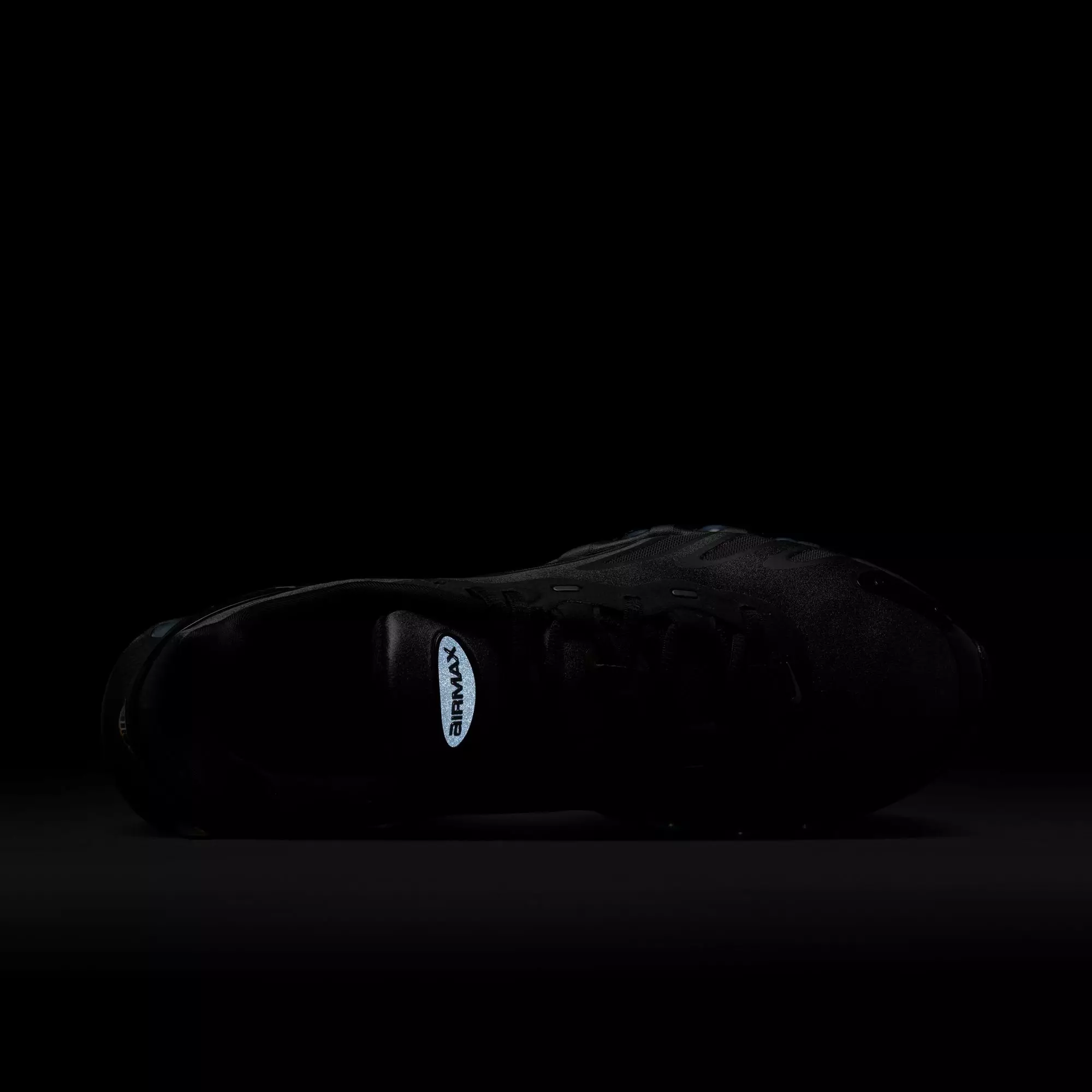 Nike Air Max Dn8 "Metallic Grey" Women's Shoe - BLACK/METALLIC GREY/IRON GREY