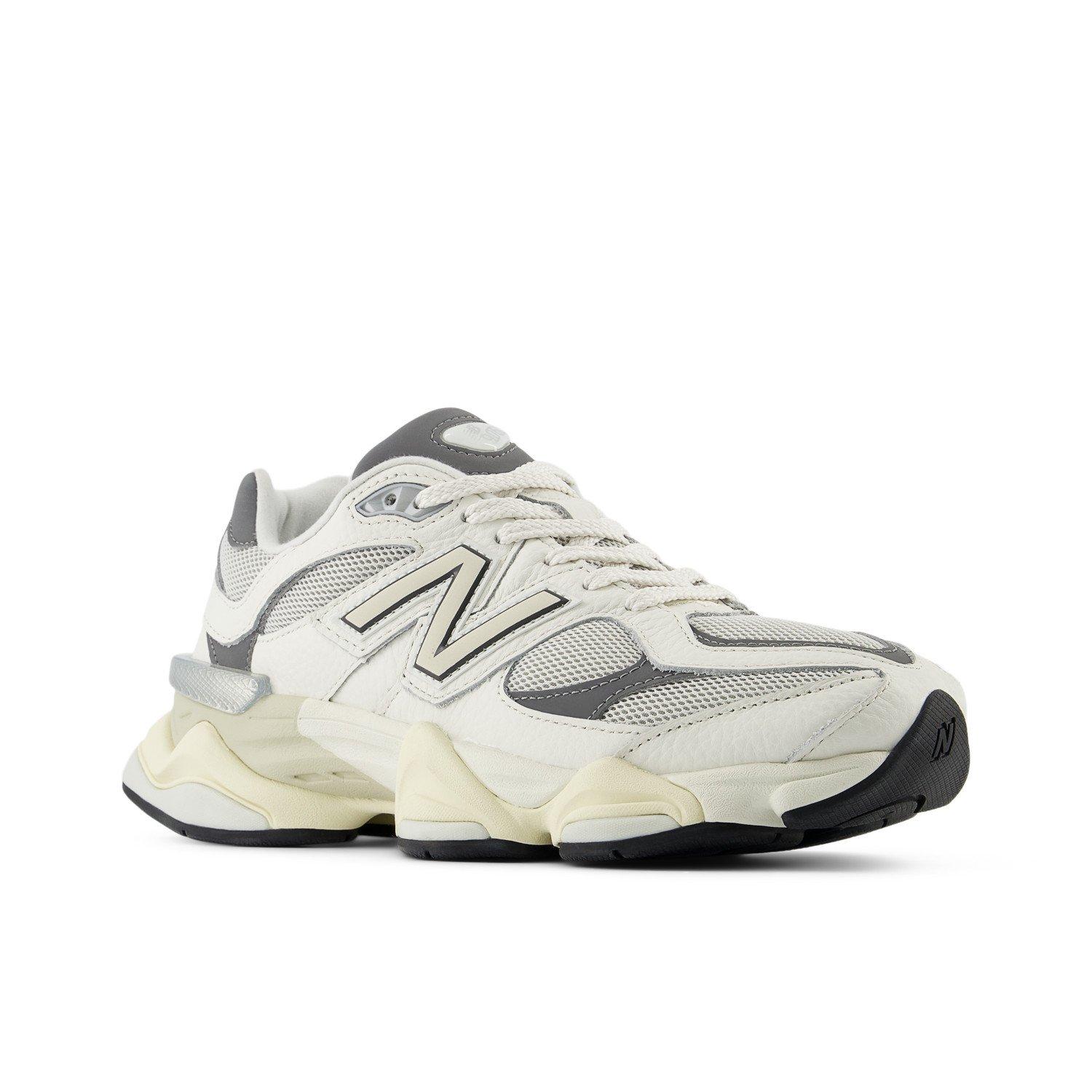 たば　1009 New Balance 9060 sneakers in beige with leopard print detail