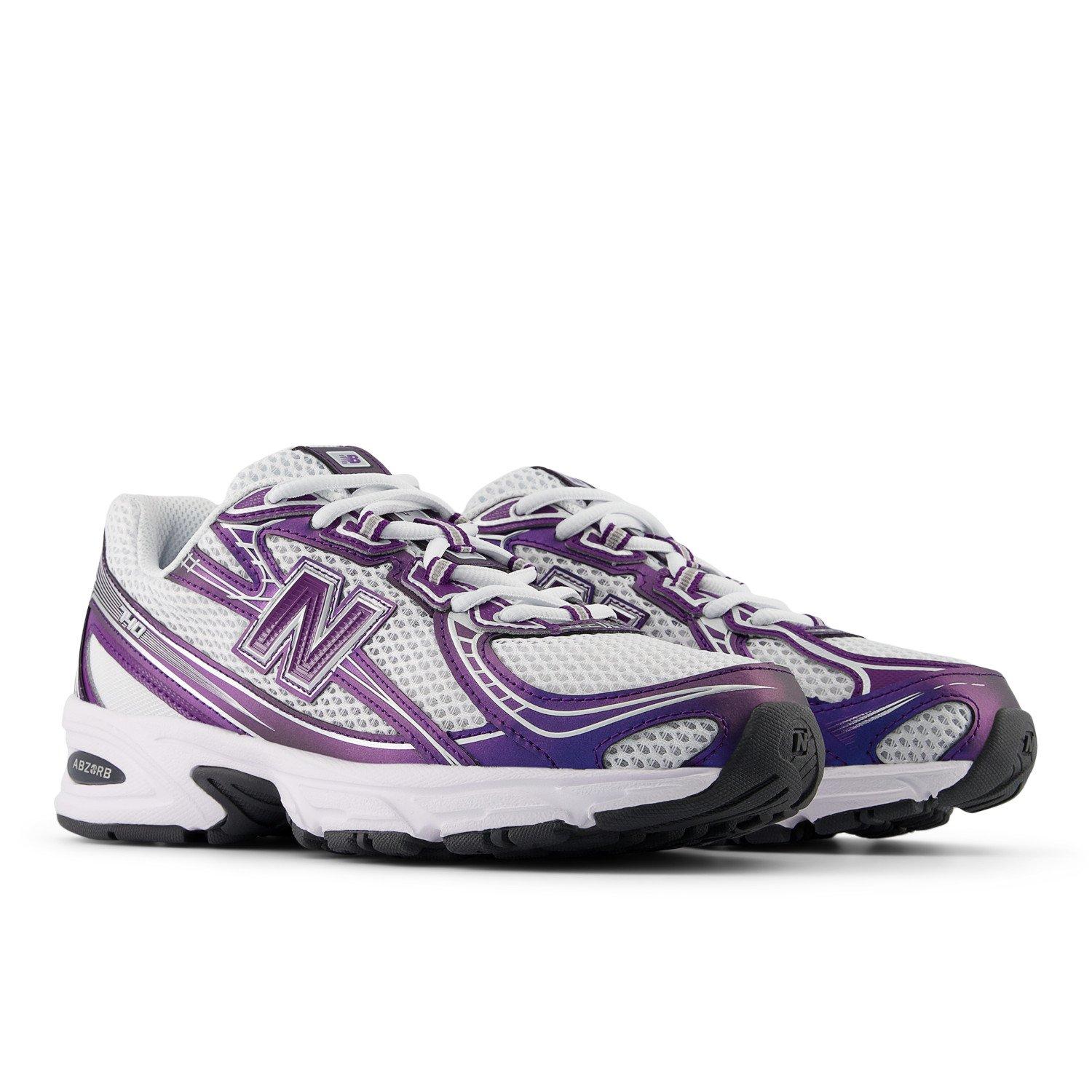 New Balance 740 