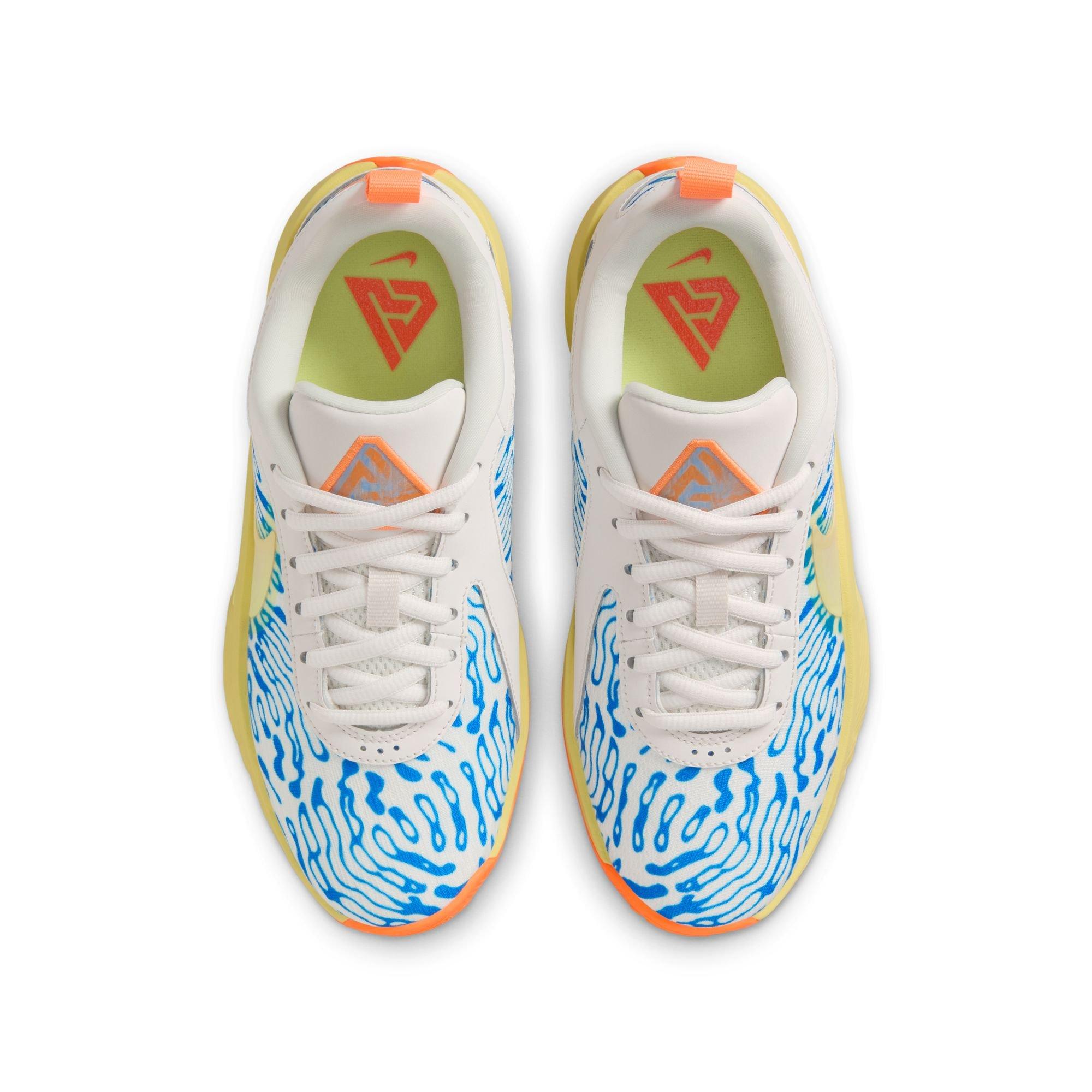 Nike Freak 6 "Lenticular" Grade School Kids' Basketball Shoe