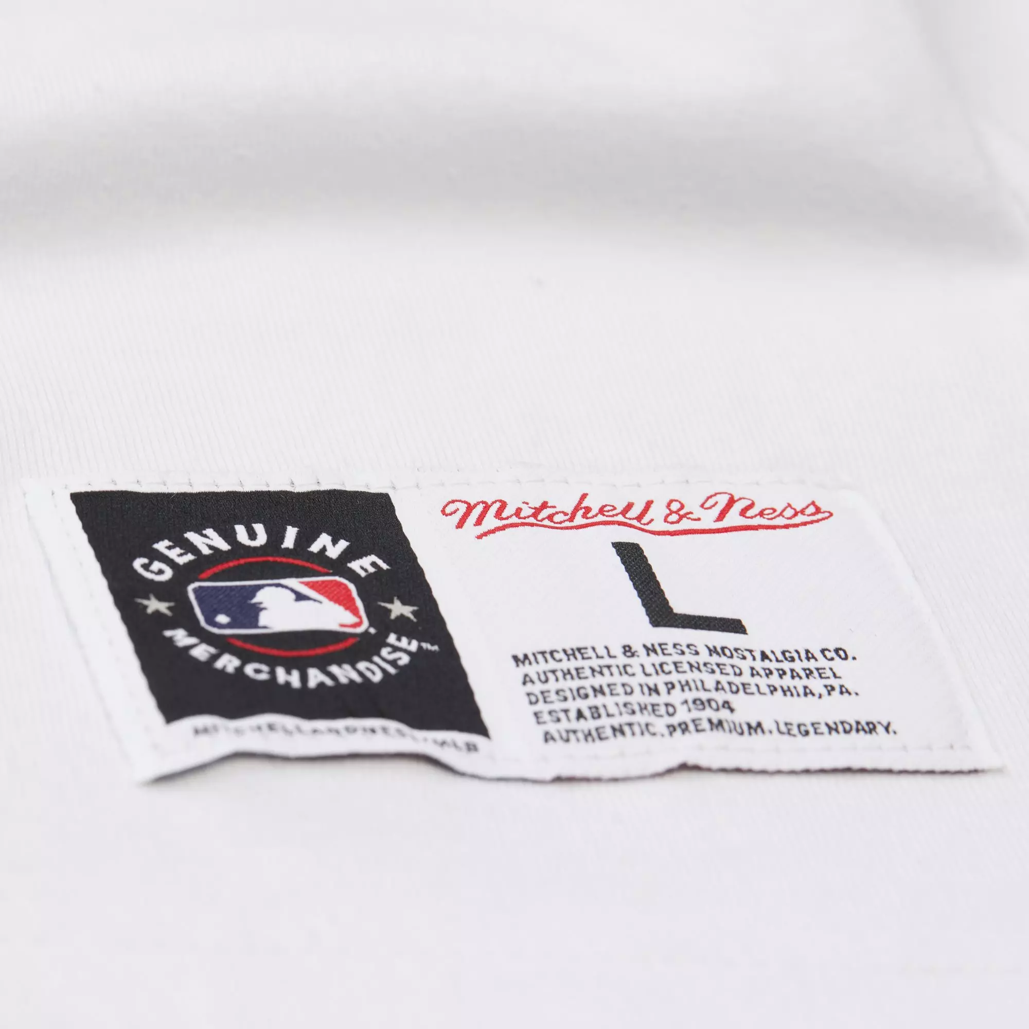 Mitchell & Ness Men's Arizona Diamondbacks Vintage Logo Tee-White - WHITE
