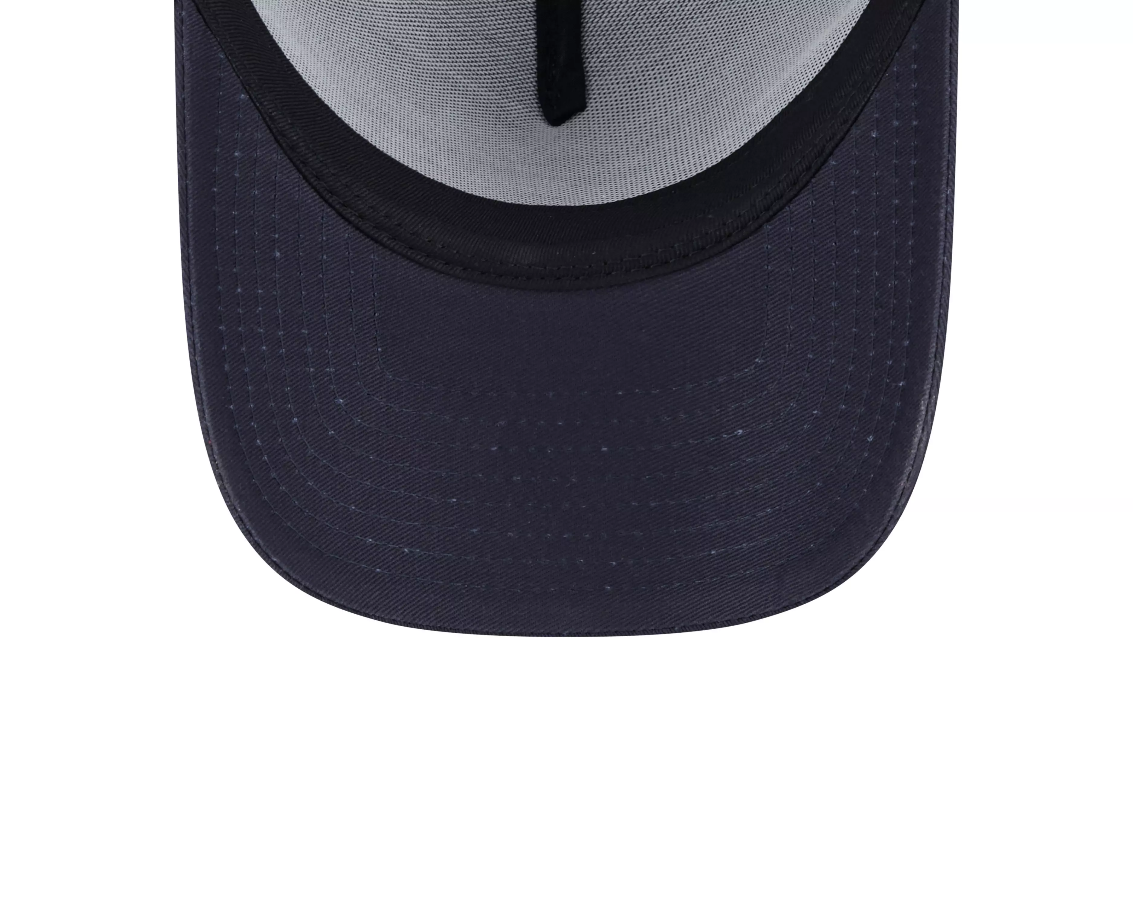 New Era Atlanta Braves 9FORTY Trucker Snapback Hat - Blue/Red - BLUE