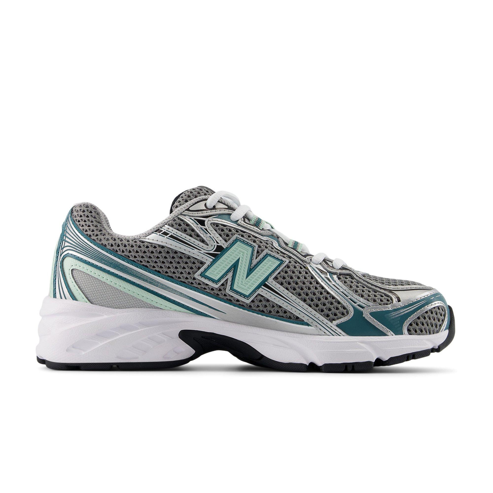 New Balance 740 