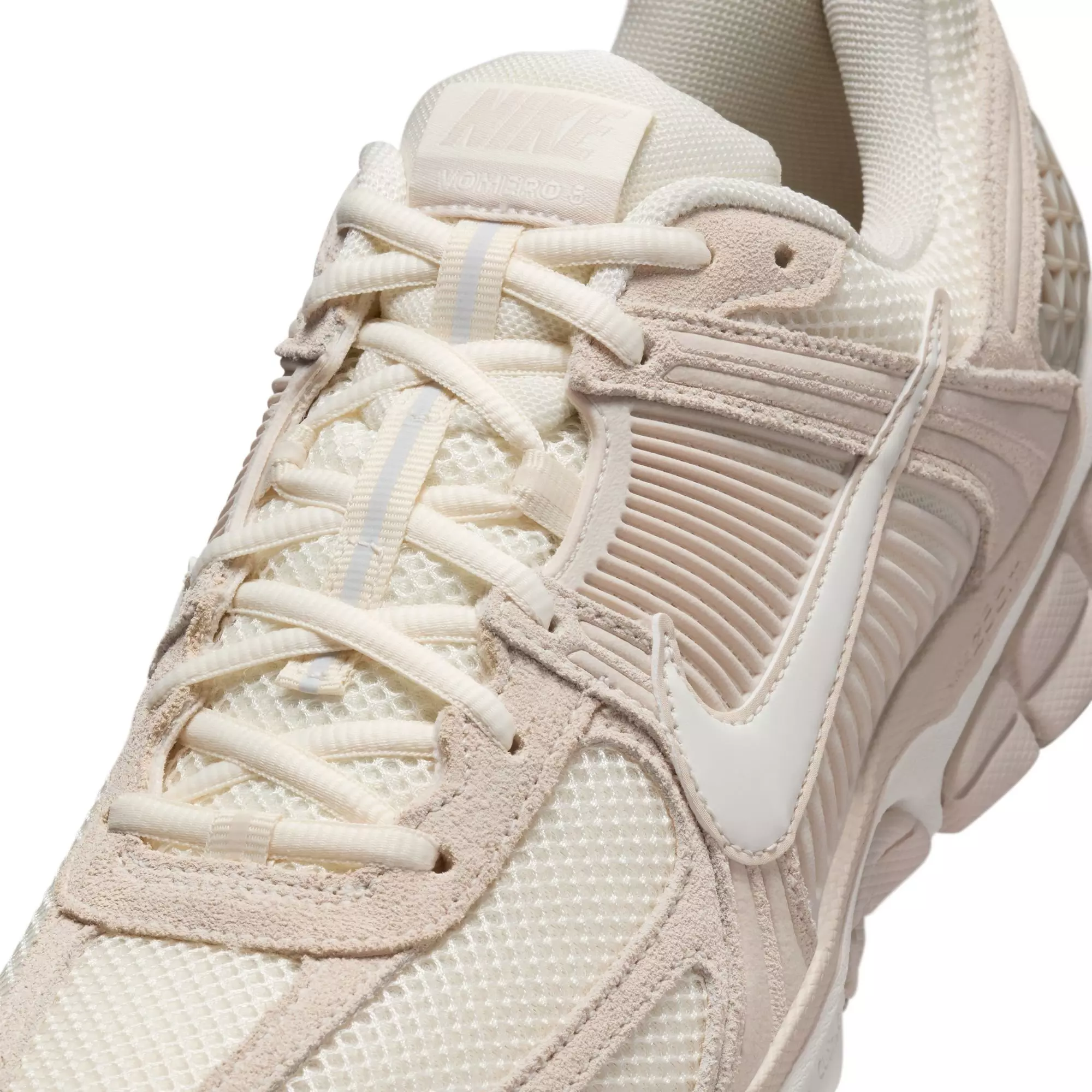Nike Zoom Vomero 5 "Lt Orewood Brn" Men's Shoe - CREAM