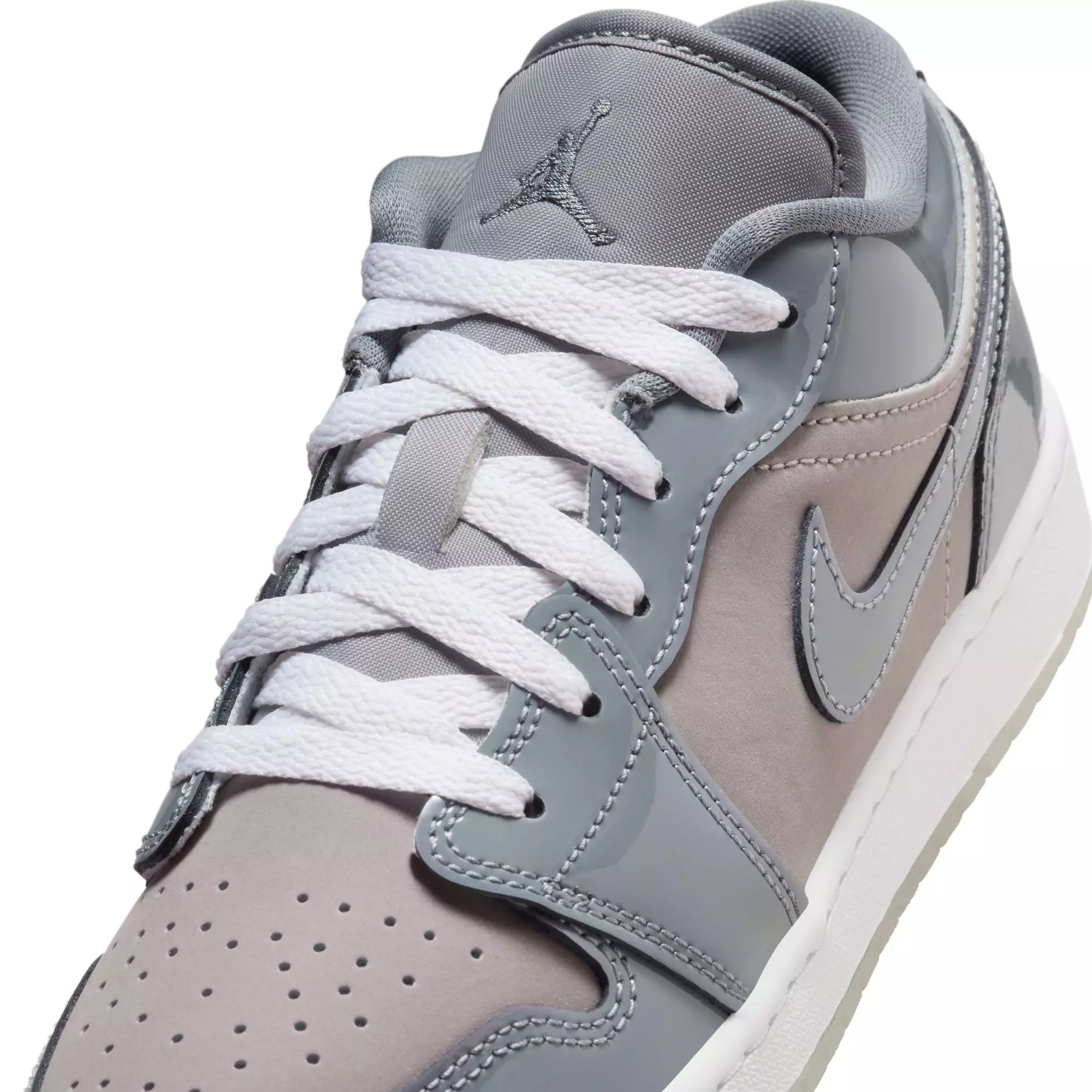 Jordan 1 Low SE "Medium Grey/Cool Grey/White" Grade School Boys' Shoe - GREY/WHITE