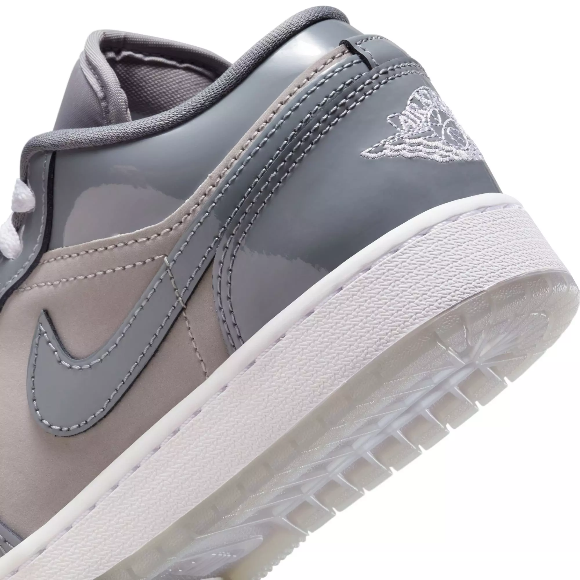 Jordan 1 Low SE "Medium Grey/Cool Grey/White" Grade School Boys' Shoe - GREY/WHITE