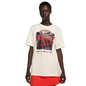 Nike Women's Sportswear Essential Gel Americana Tee-White