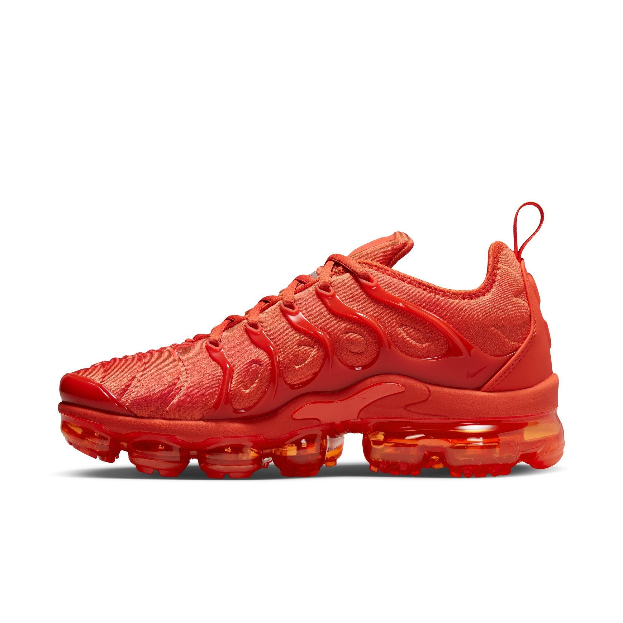 Red nike air vapormax 2024 plus