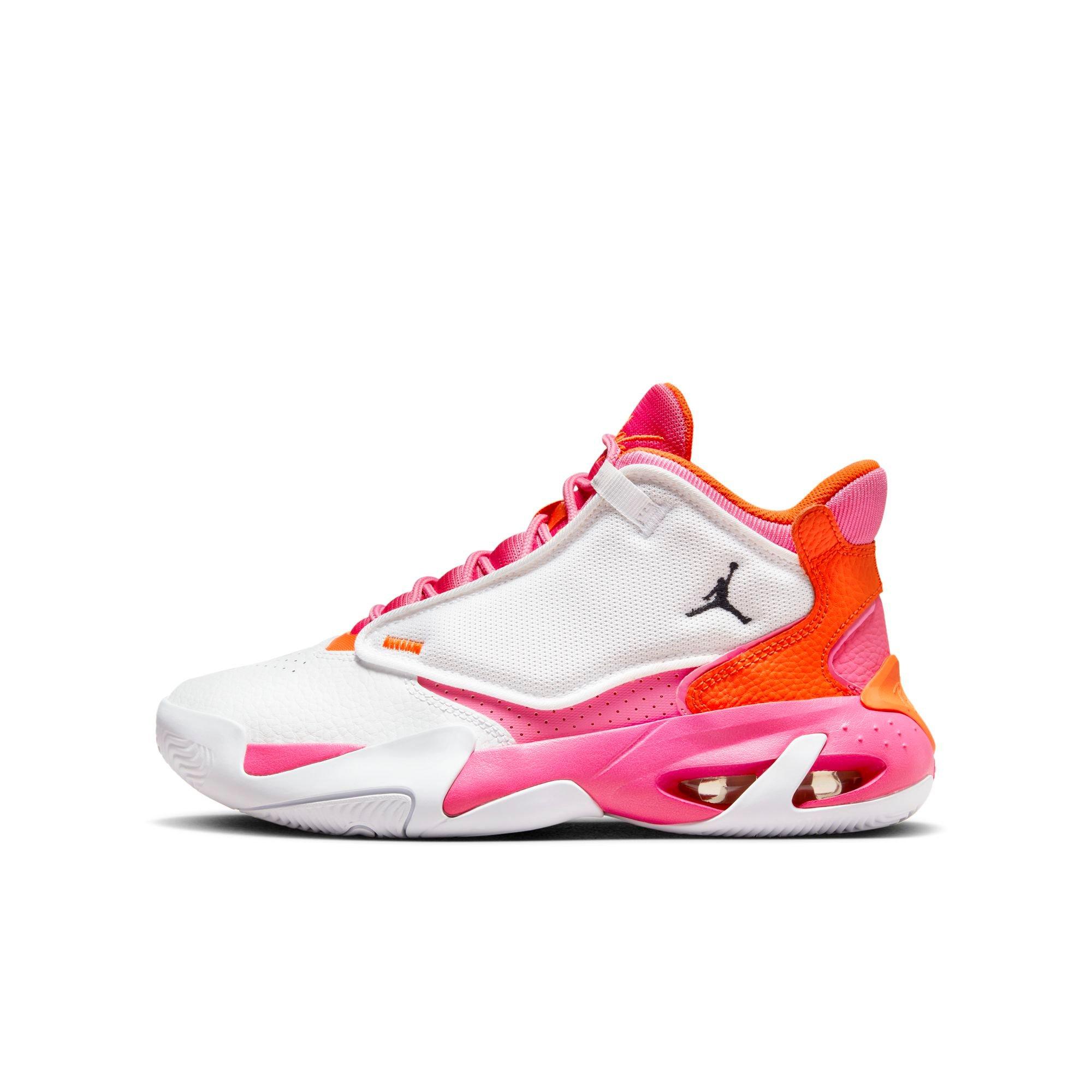 Jordan Max Aura 4 WNBA Grade School Girls Shoe