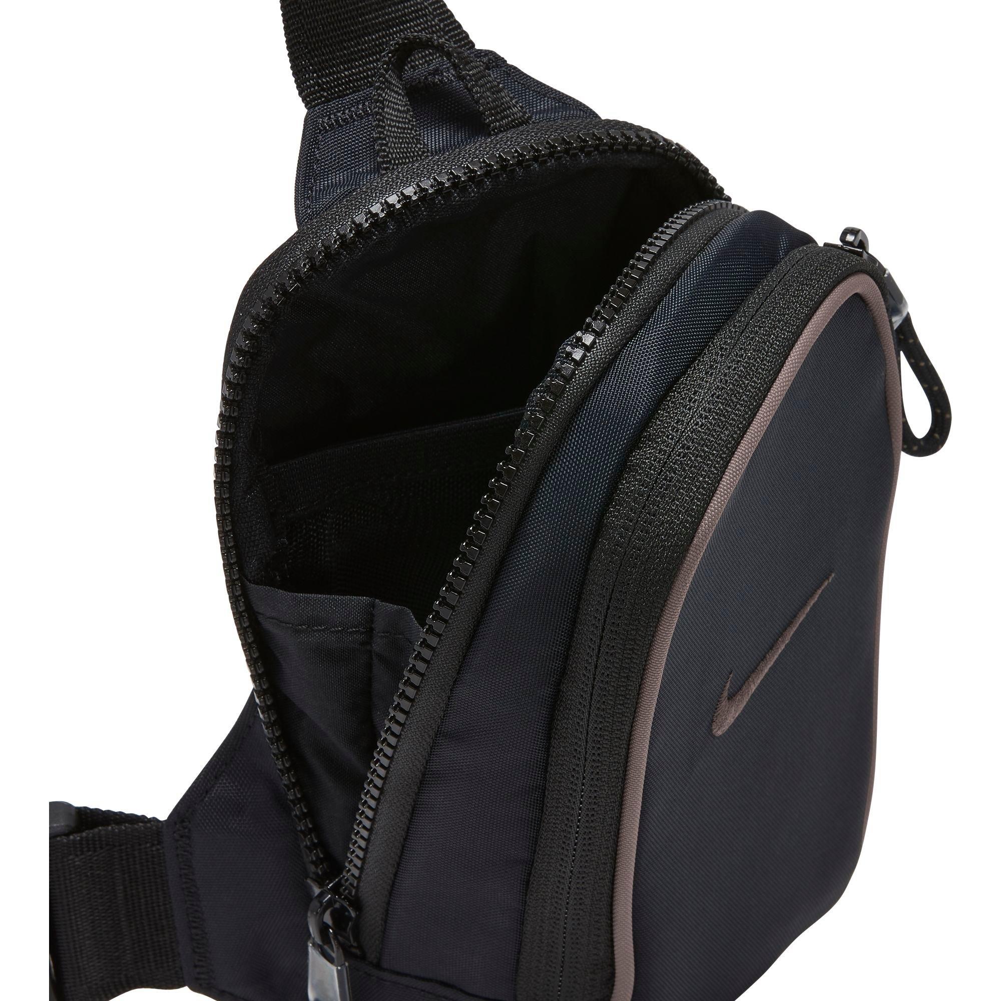 Nike Sportswear Essentials Crossbody Bag / Black