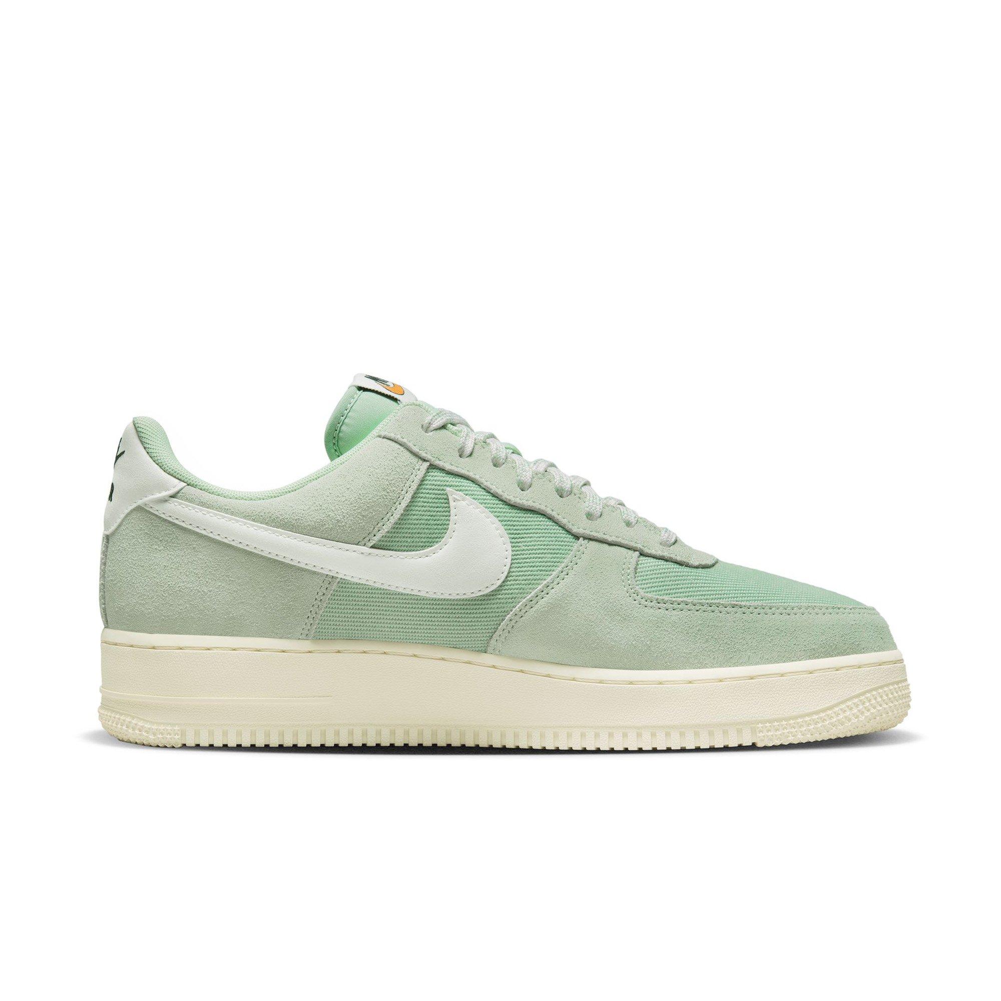 Men’s Nike Air Force 1 '07 LV8