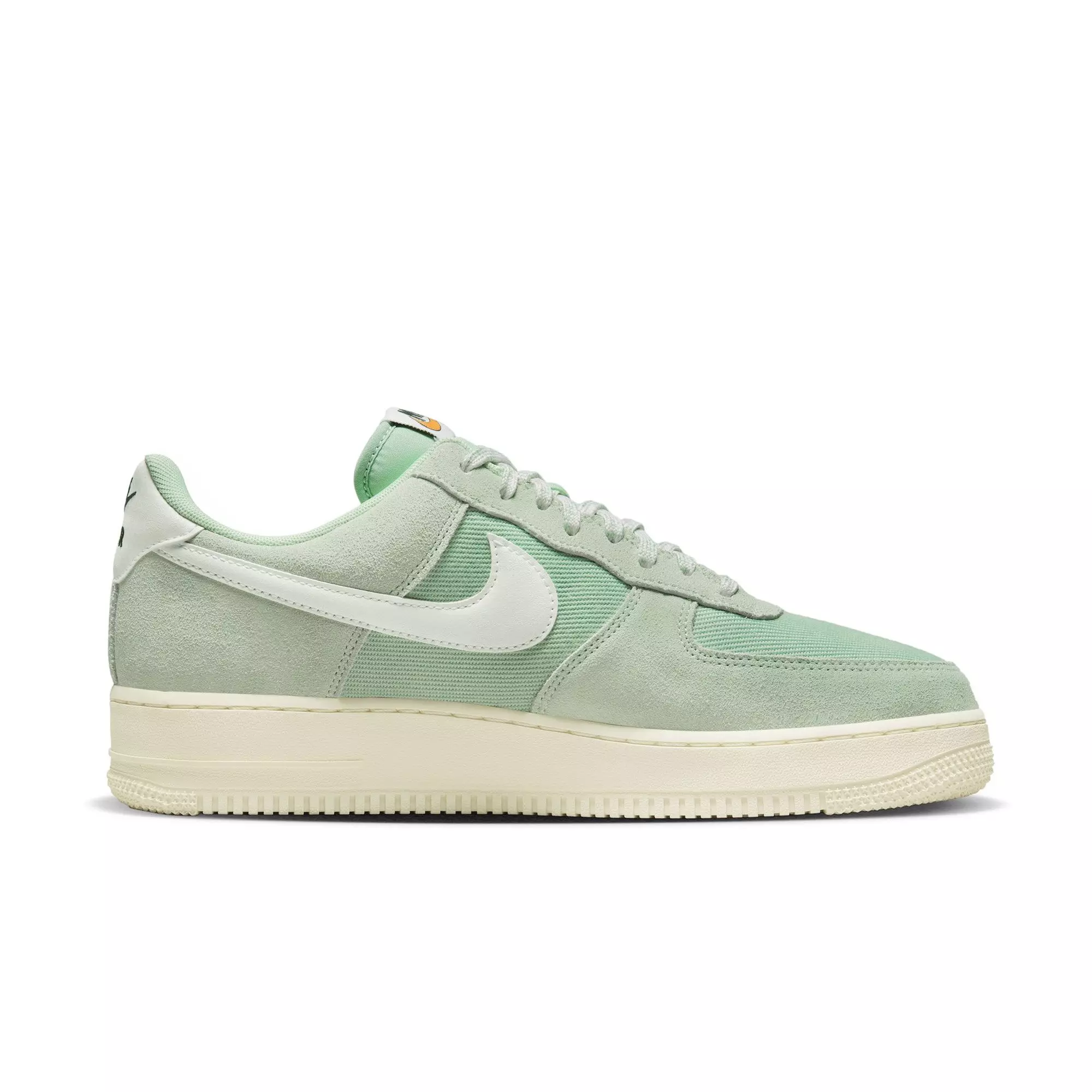 Nike Air Force 1 '07 LV8 "Certified Fresh" Men's Shoe - GREEN/WHITE