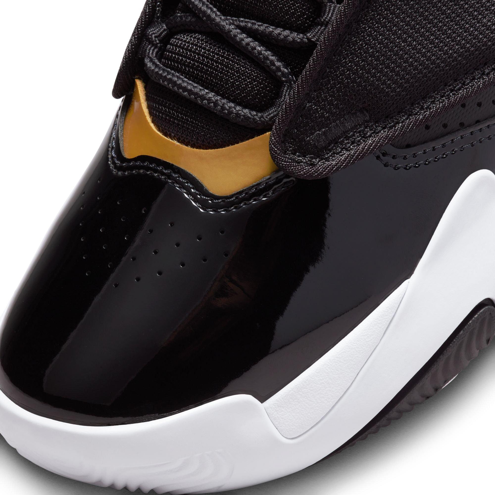 Jordan max aura outlet black and gold