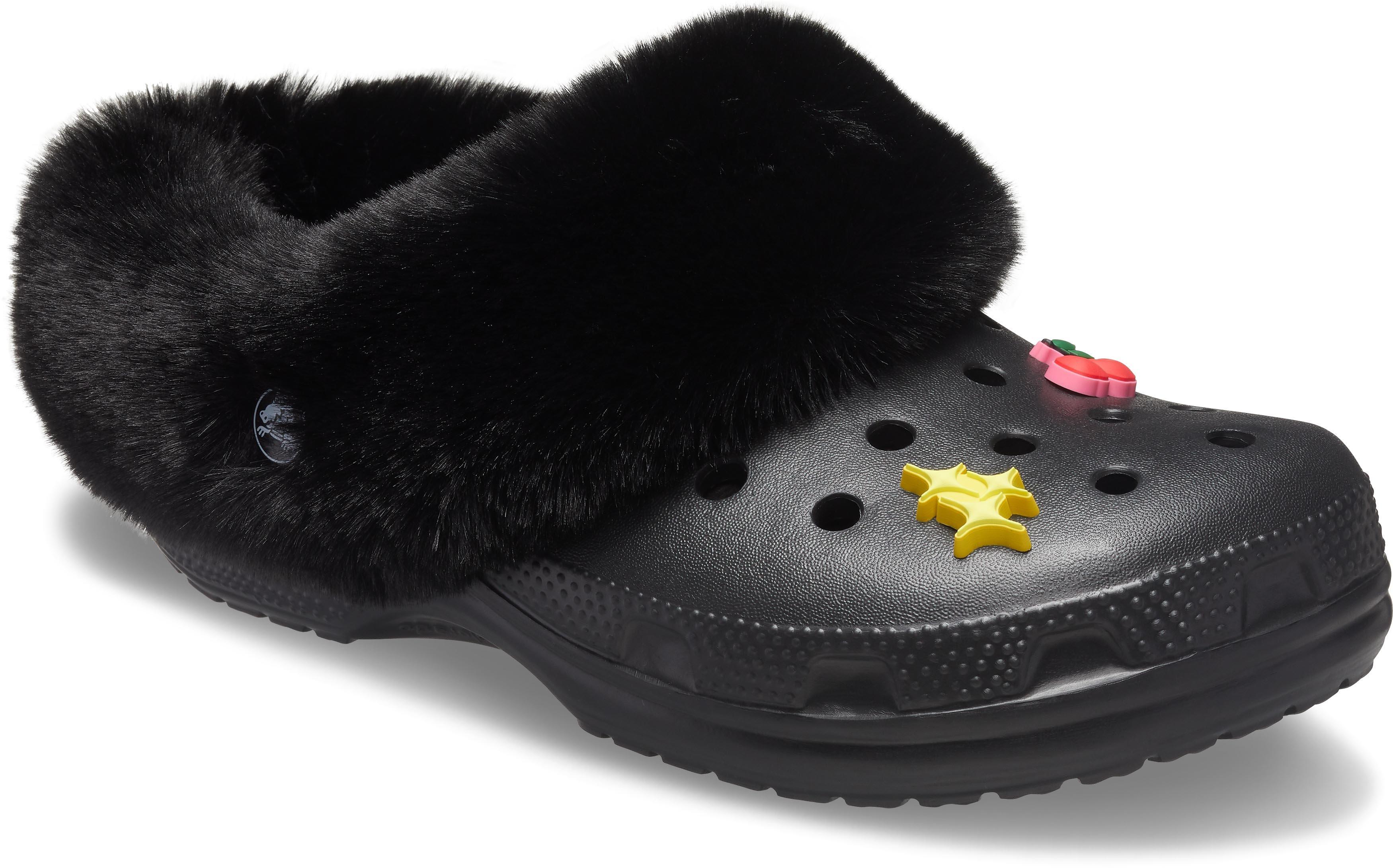 Furry best sale black crocs