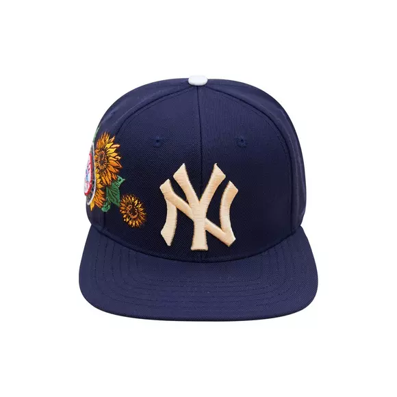 Pro Standard Men's Pro Standard White New York Yankees Cooperstown  Collection World Baseball Classic Snapback Hat
