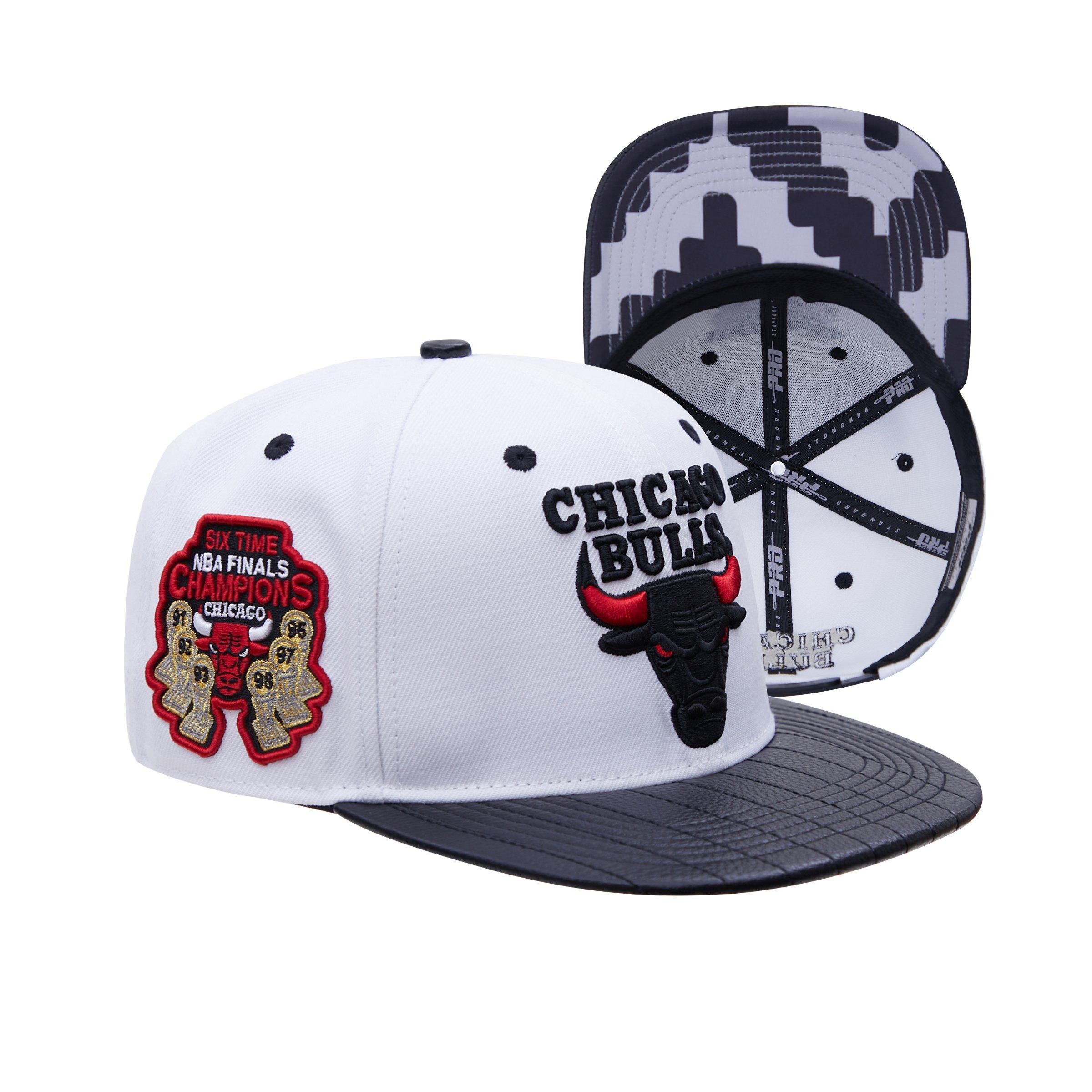 Mitchell & Ness Chicago Bulls Adjustable Snapback & Strap Back Hat NBA  Basketball Flat & Curve Bill Baseball Cap (One Size, Black/Red Trim)