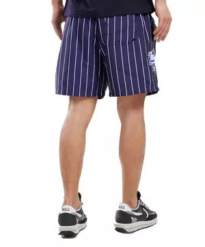 Large/36 Mens Diagonal Stripe Walking Shorts New York Yankees 