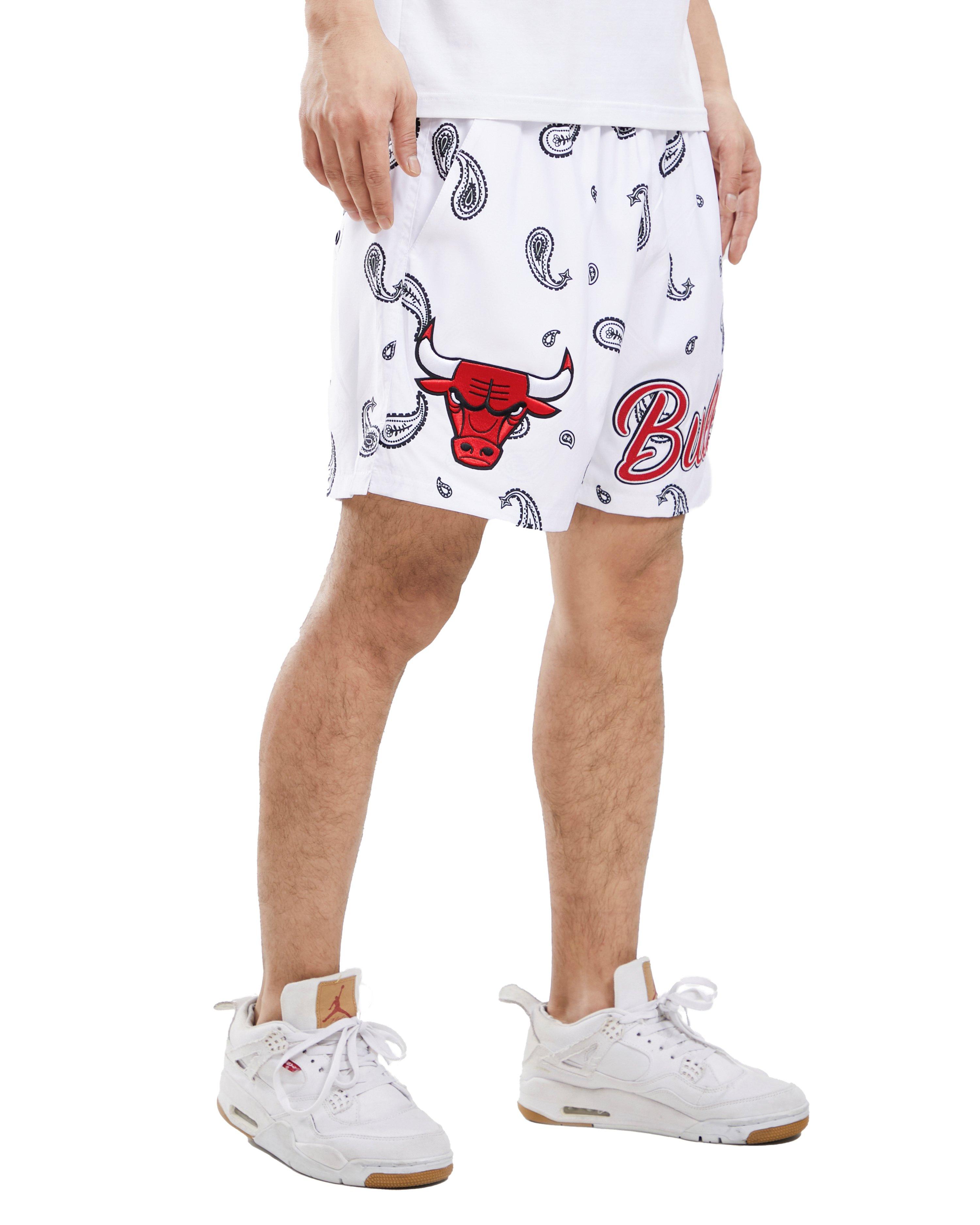 Pro Standard Men's Chicago Bulls Paisley Woven Shorts - Black