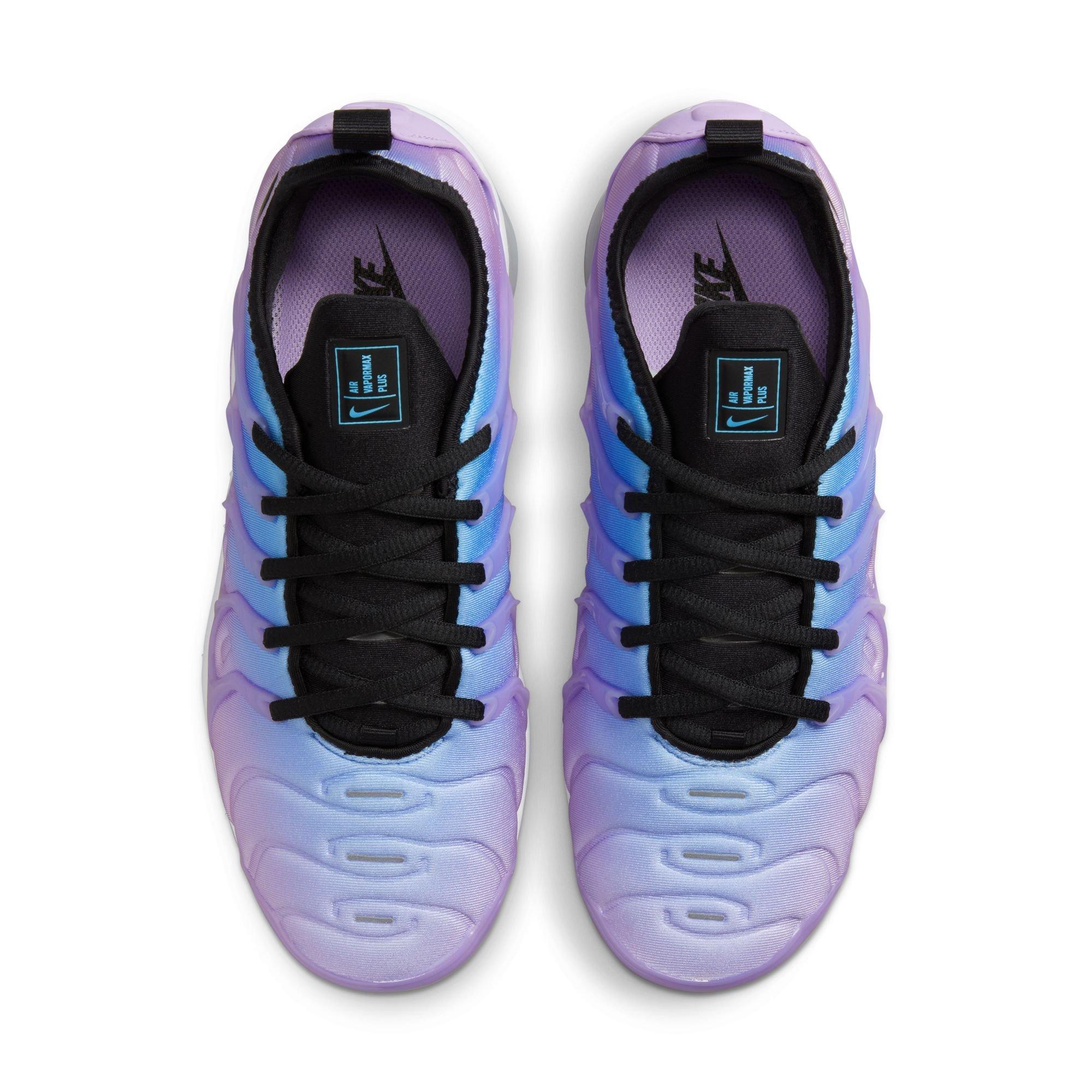 Vapormax plus women's black and outlet purple