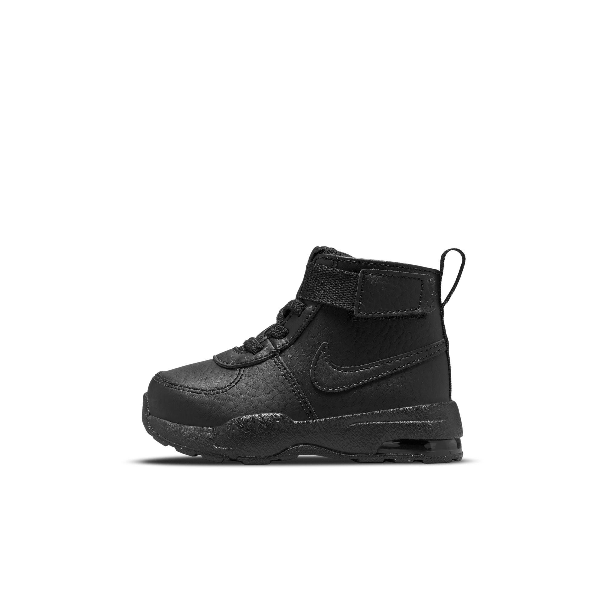 Black nike 2024 boots kids