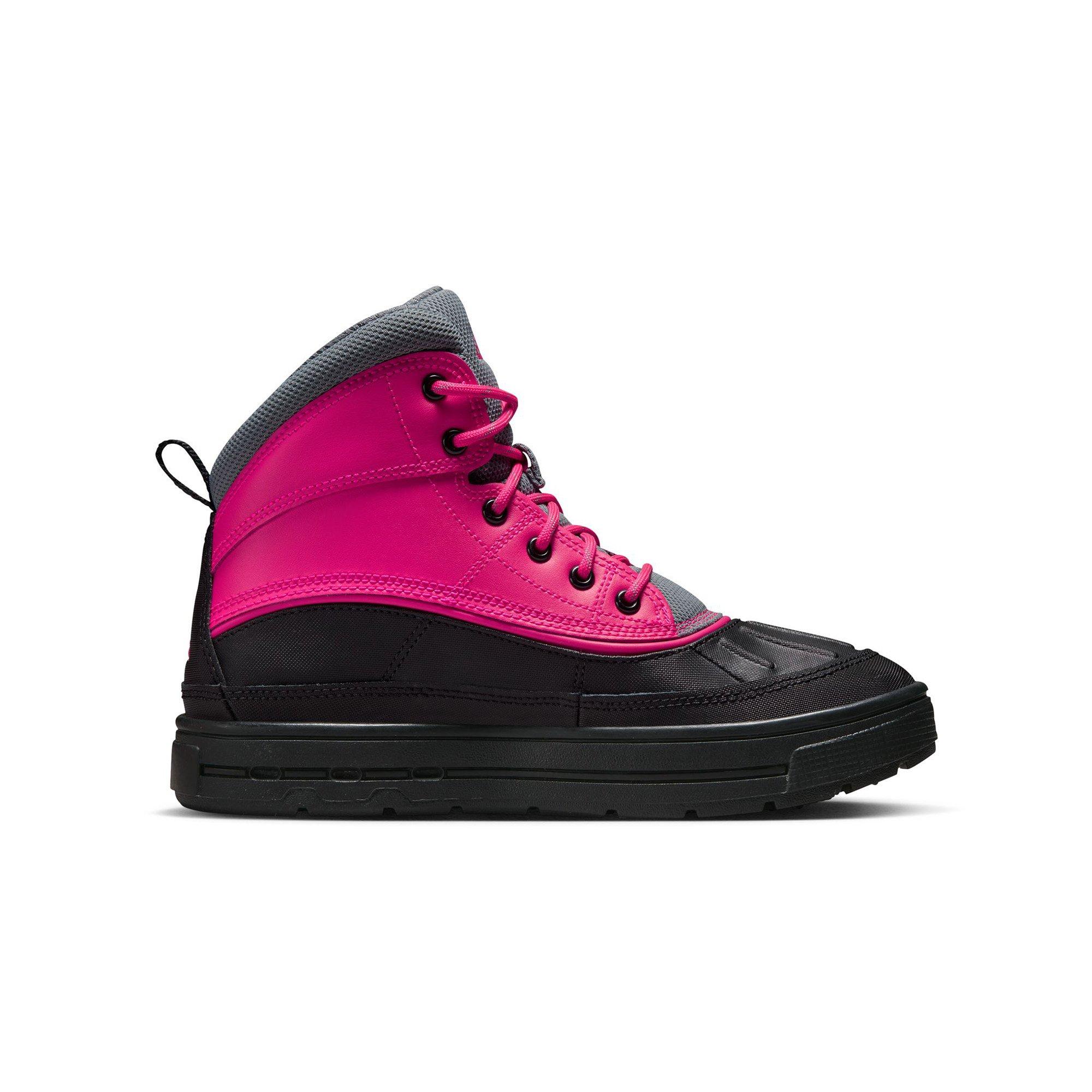 Black and best sale pink nike boots