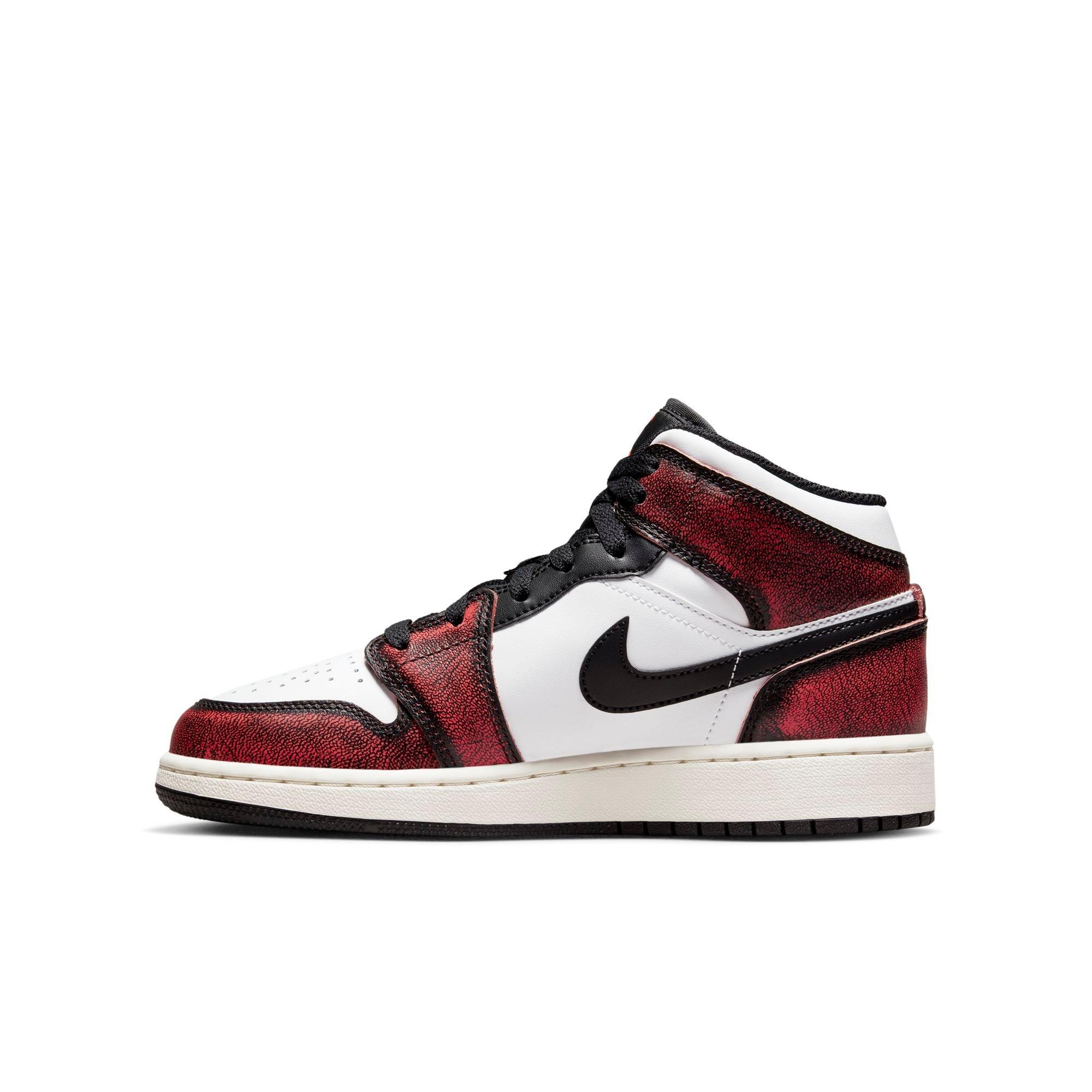 Jordan 1 Mid SE 