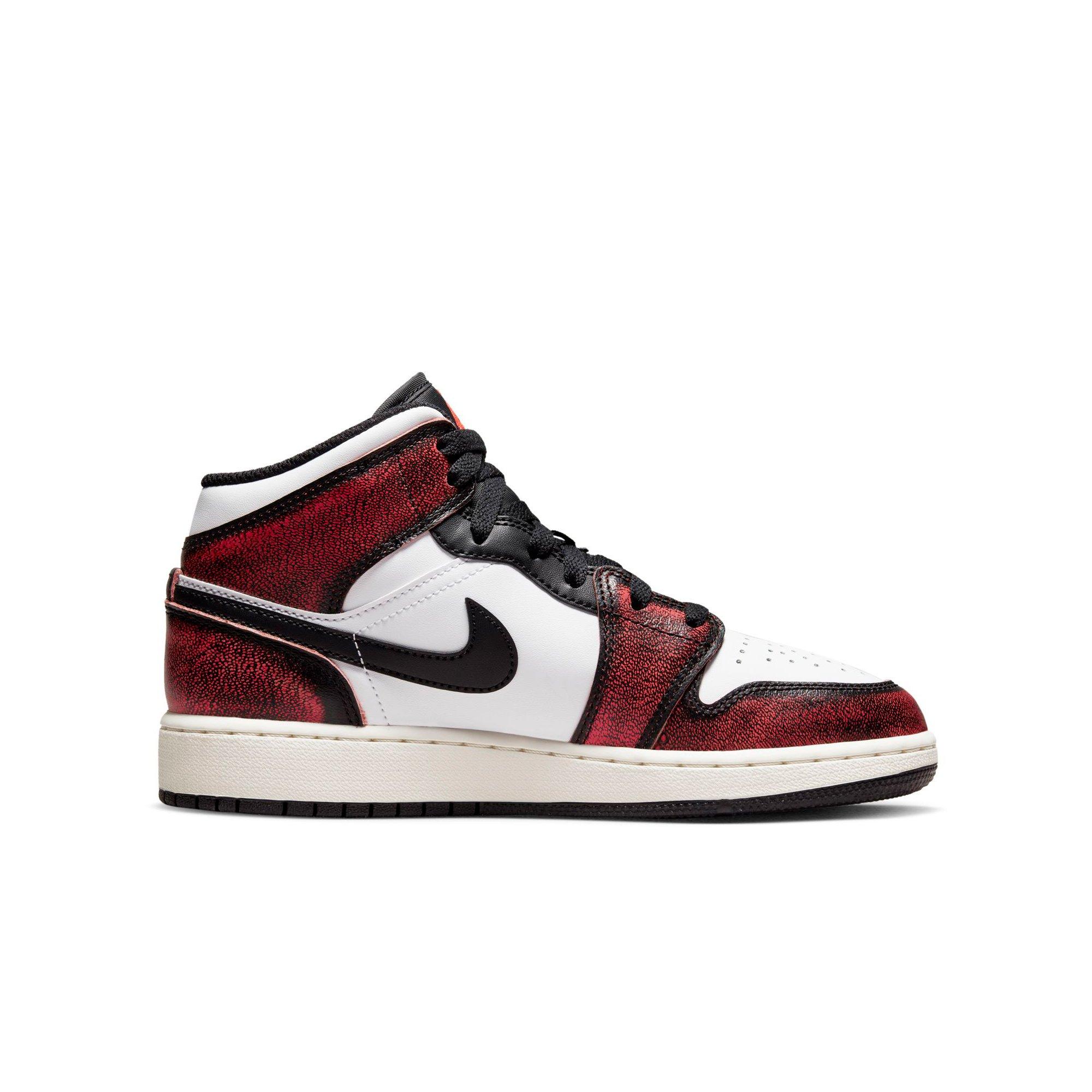 Jordan 1 Mid SE