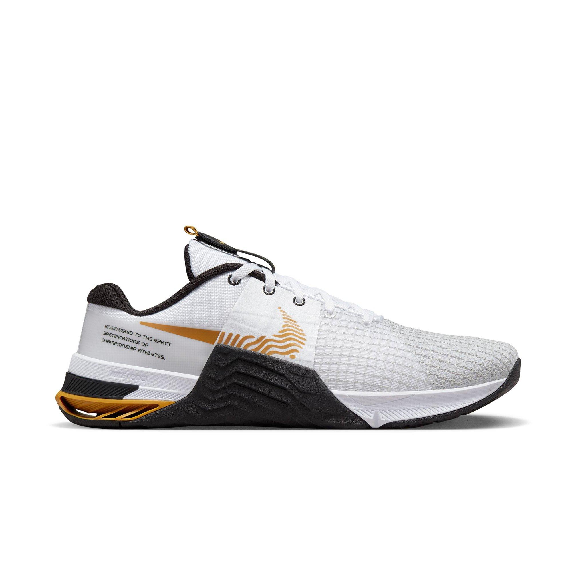 Nike metcon 3 hot sale black and gold