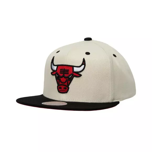 Mitchell & Ness Chicago Bulls Off White 2-Tone Snapback Hat - Hibbett