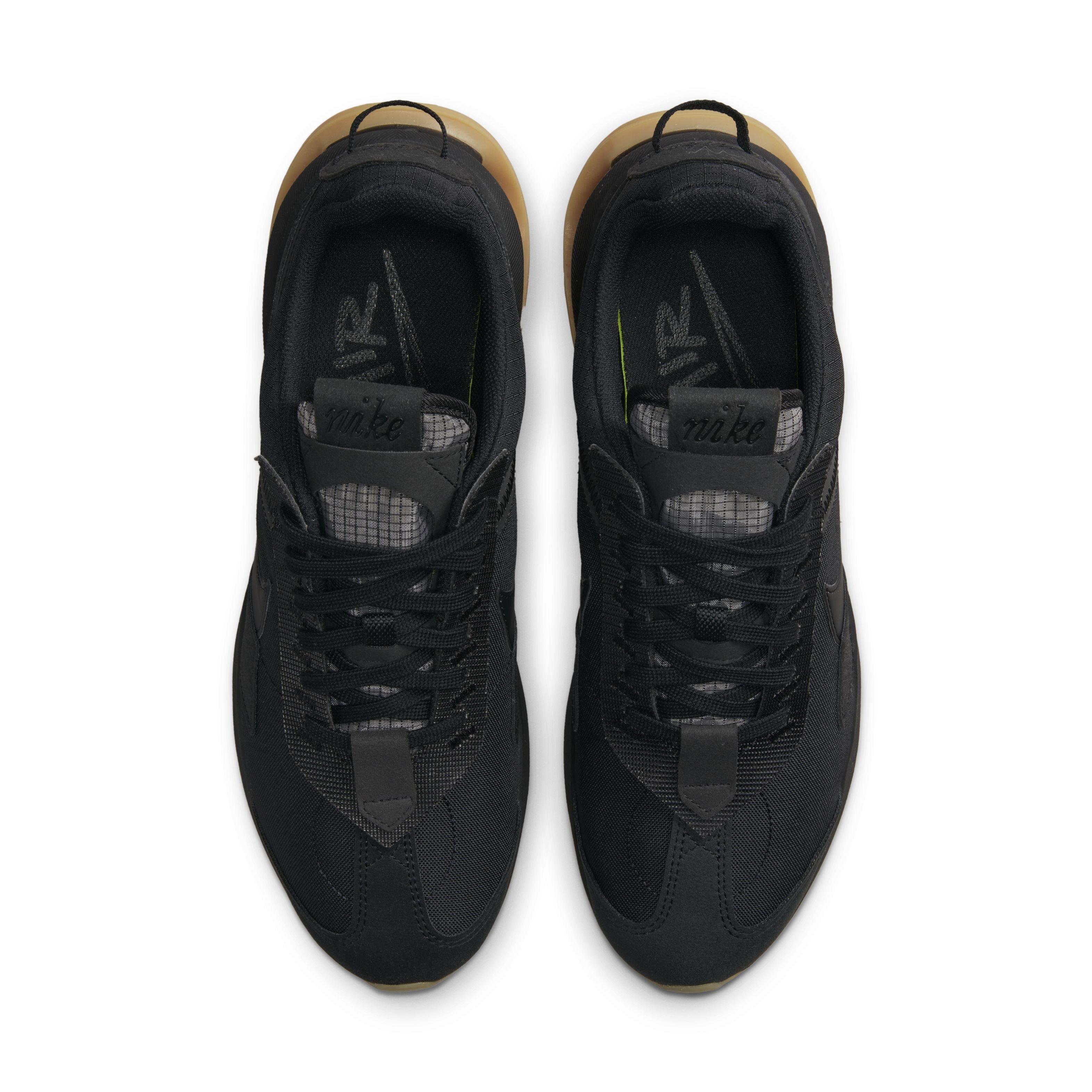 Black nike hotsell gum sole