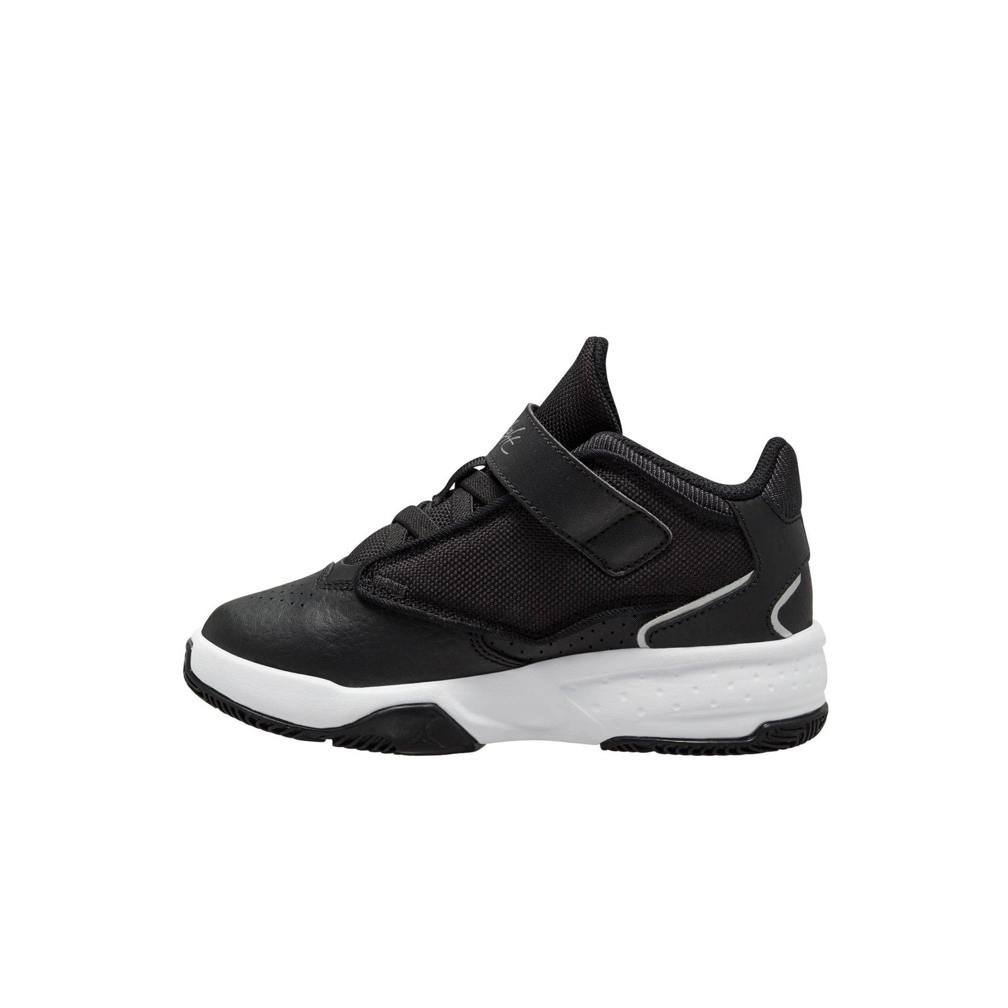 Jordan max aura outlet black and white