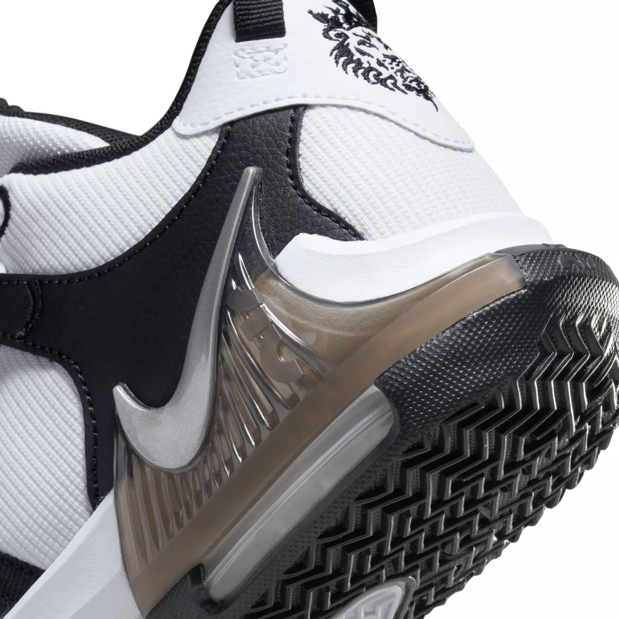 Nike LeBron Witness 7 "White/Metallic Silver/Black" Grade School Boys' Basketball Shoe - BLACK/WHITE
