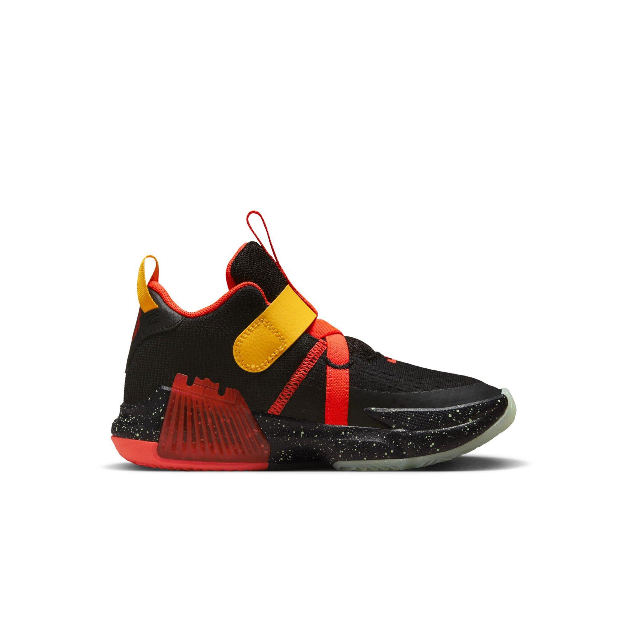 Lebron shoes hibbett sports online