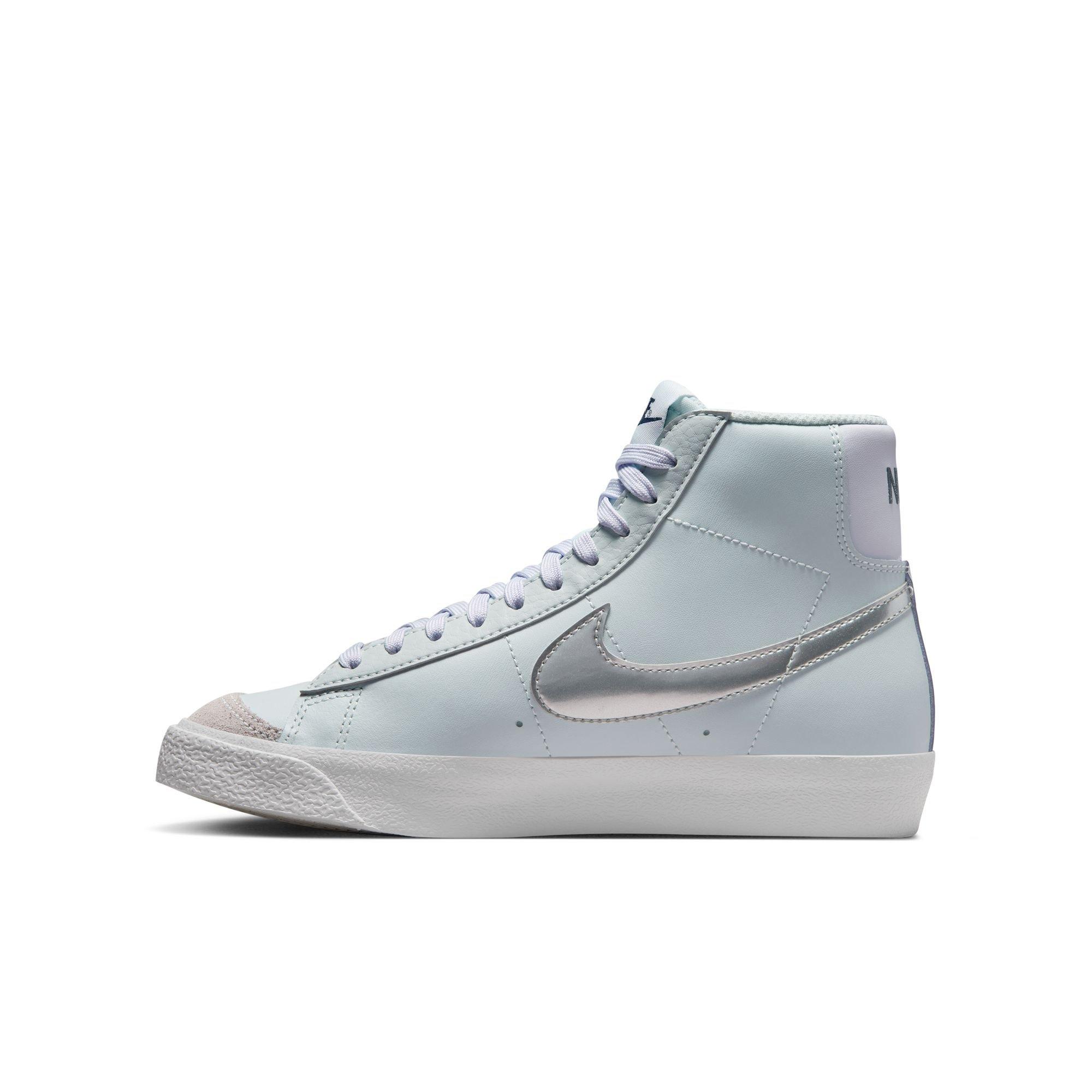 Silver sales nike blazers