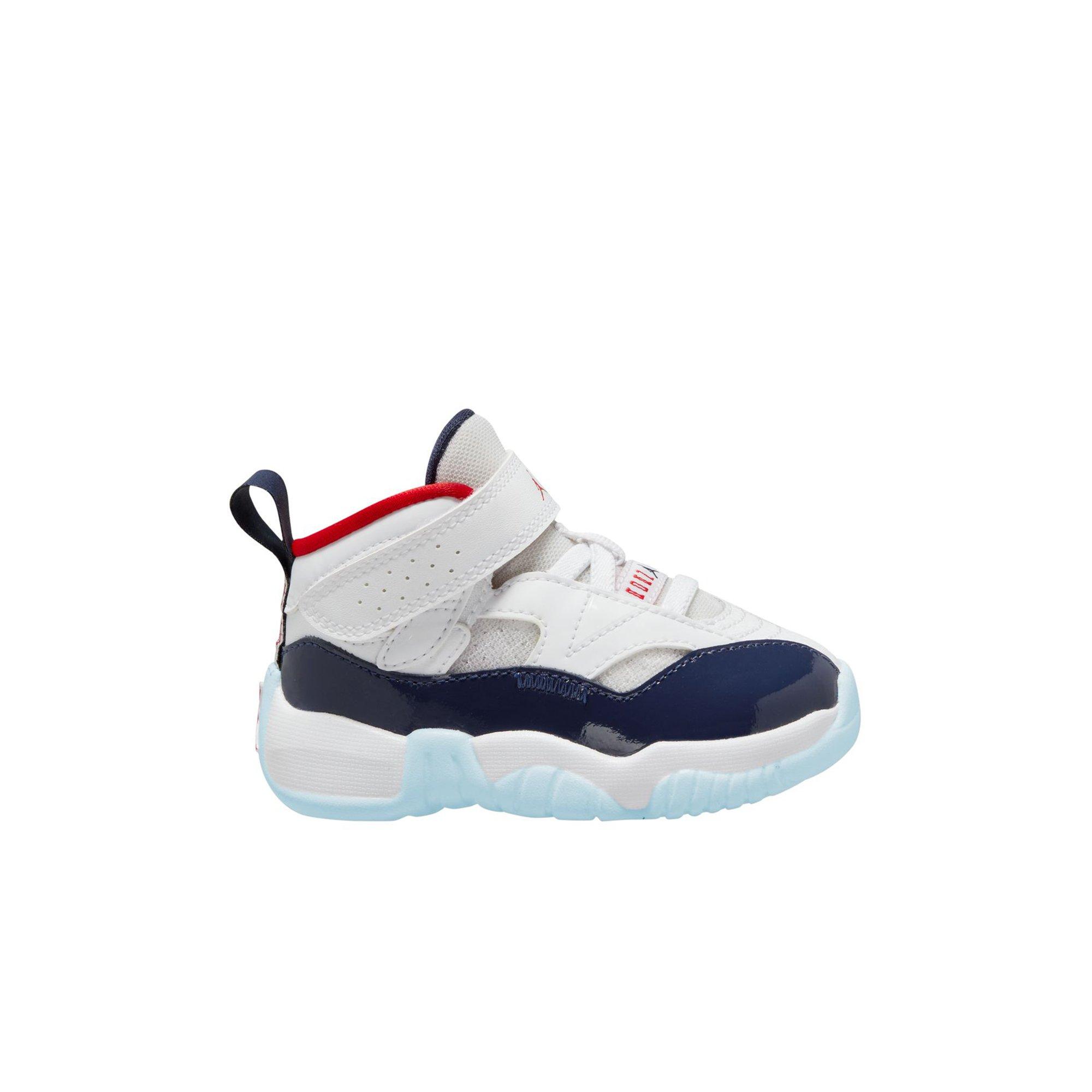 Toddler boy hotsell shoes jordans