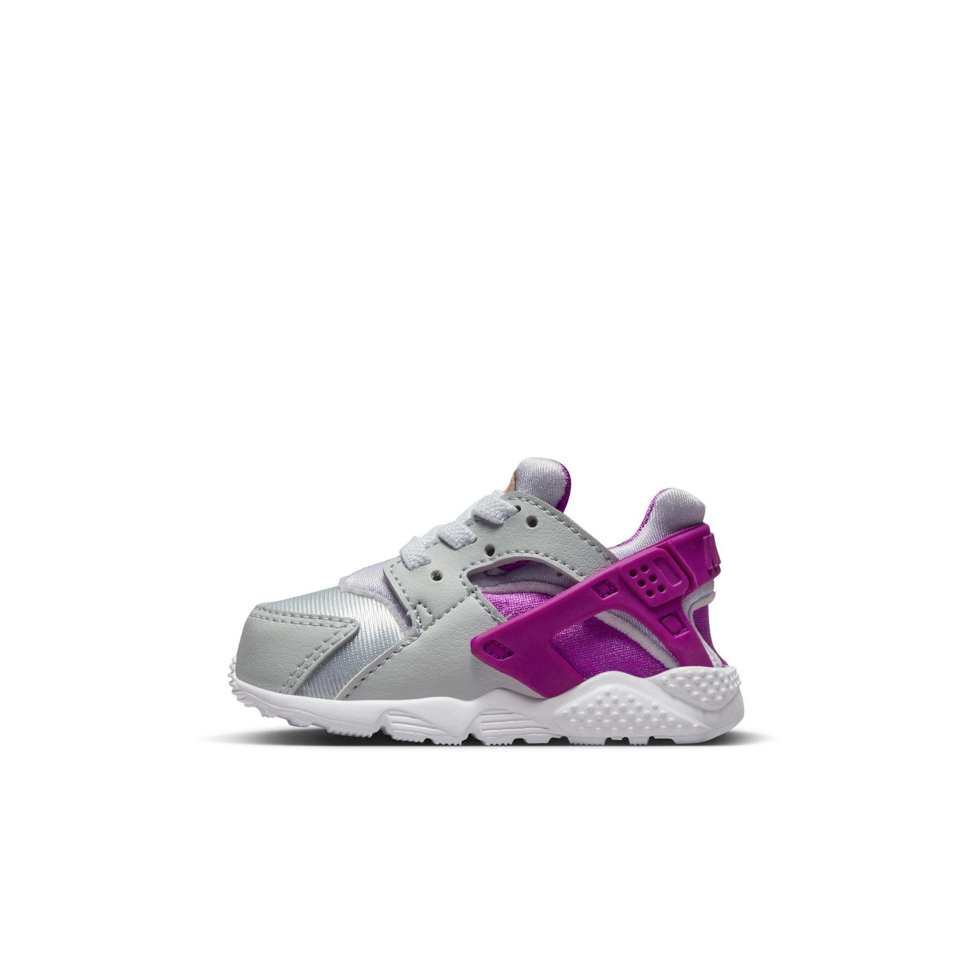 Nike Air Huarache Run SE Women's Shoe Metallic Silver/Pure