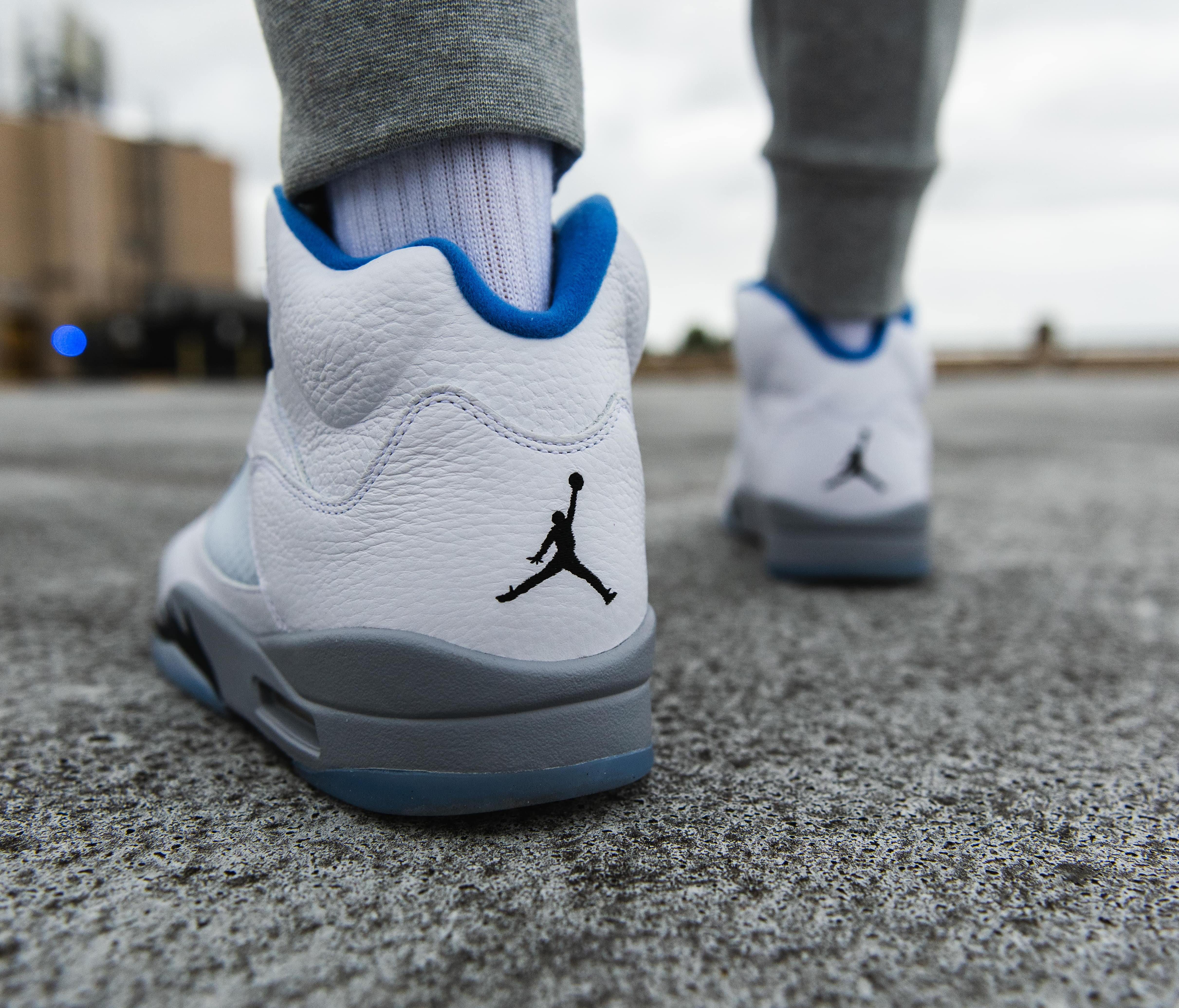 Sneakers Release – Jordan 5 Retro SE “UNC” Men’s  Shoe Launching 3/4