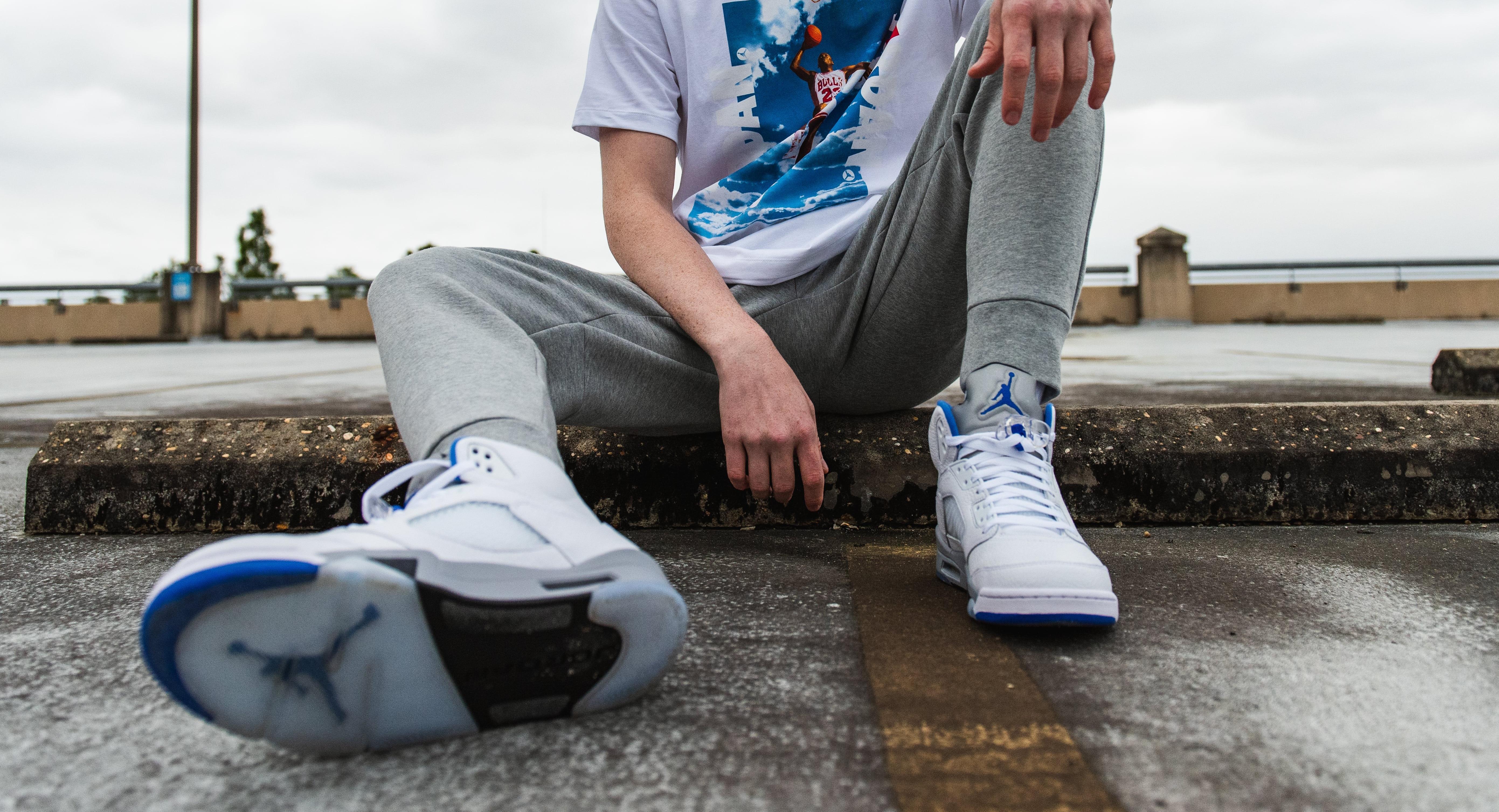 Sneakers Release – Jordan 5 Retro SE “UNC” Men’s  Shoe Launching 3/4