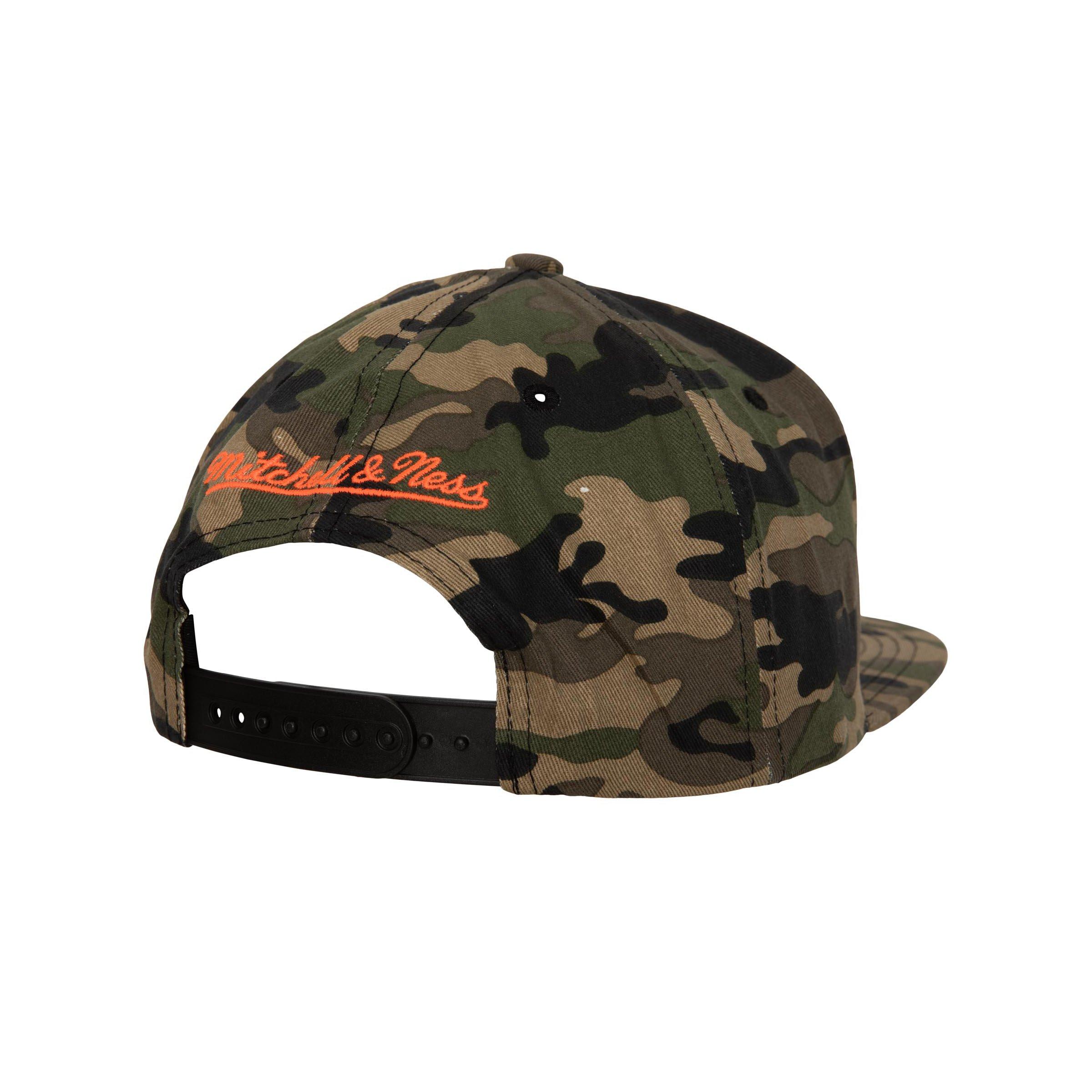 Detroit Pistons Neon Camo Pop Camo Snapback - Mitchell & Ness cap