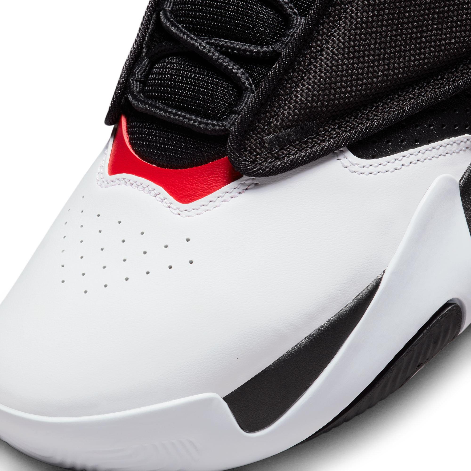 Jordan max aura black clearance gym red